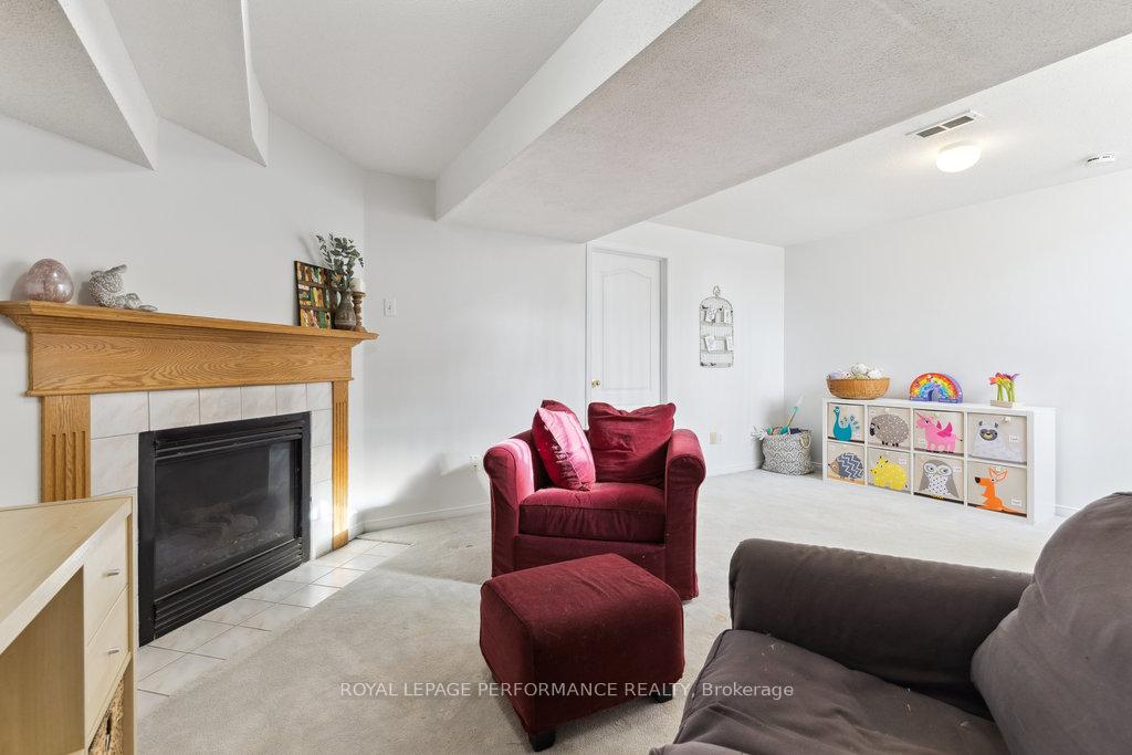 Photo 40 of 440 Lawler Crescent, Ottawa, Chatelaine Village — HOMEH