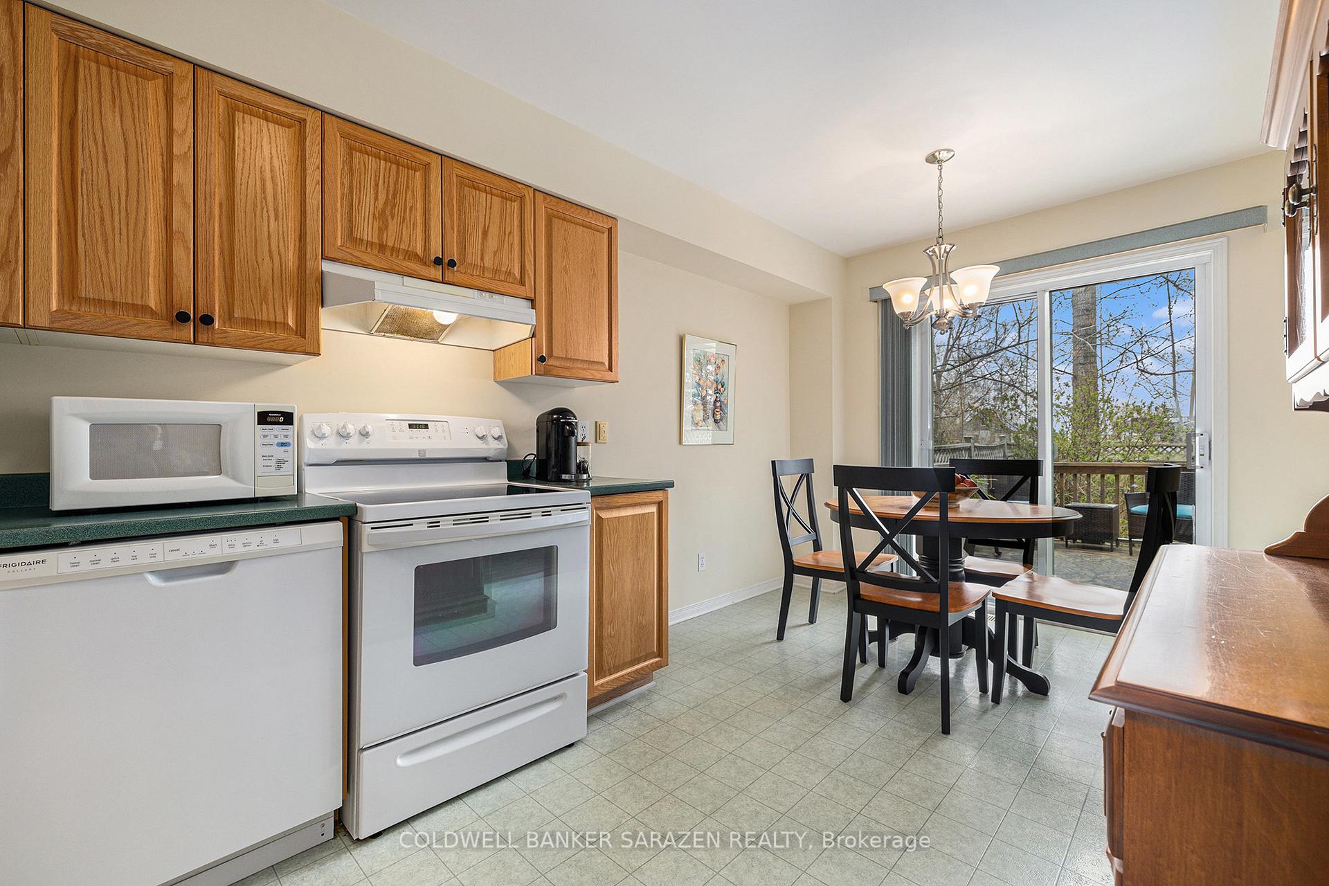 Photo 12 of 338 Fairbrooke Court, Arnprior — HOMEH