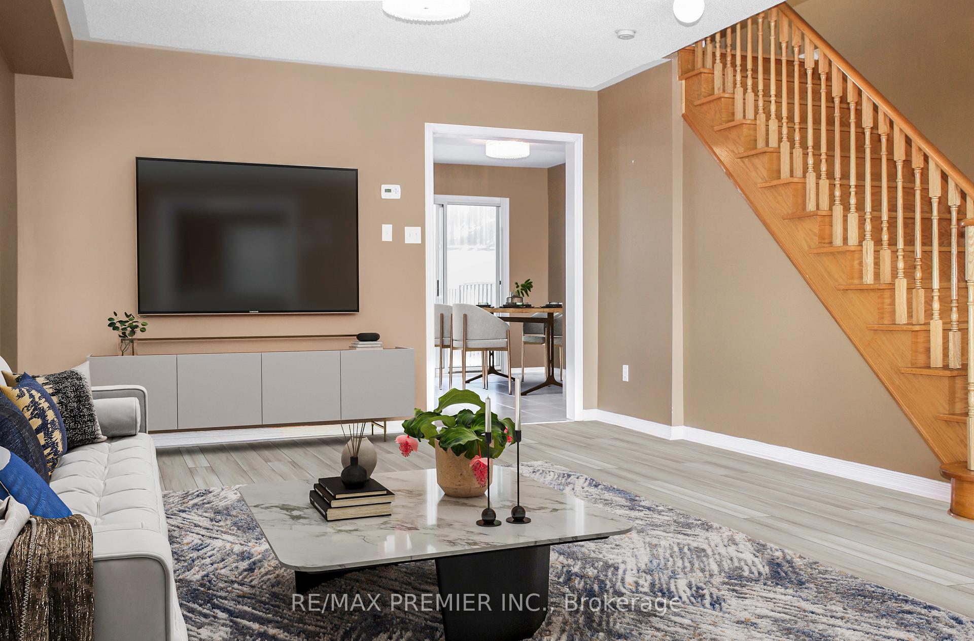 Photo 3 of 146 Foxfield Crescent, Vaughan, Patterson — HOMEH