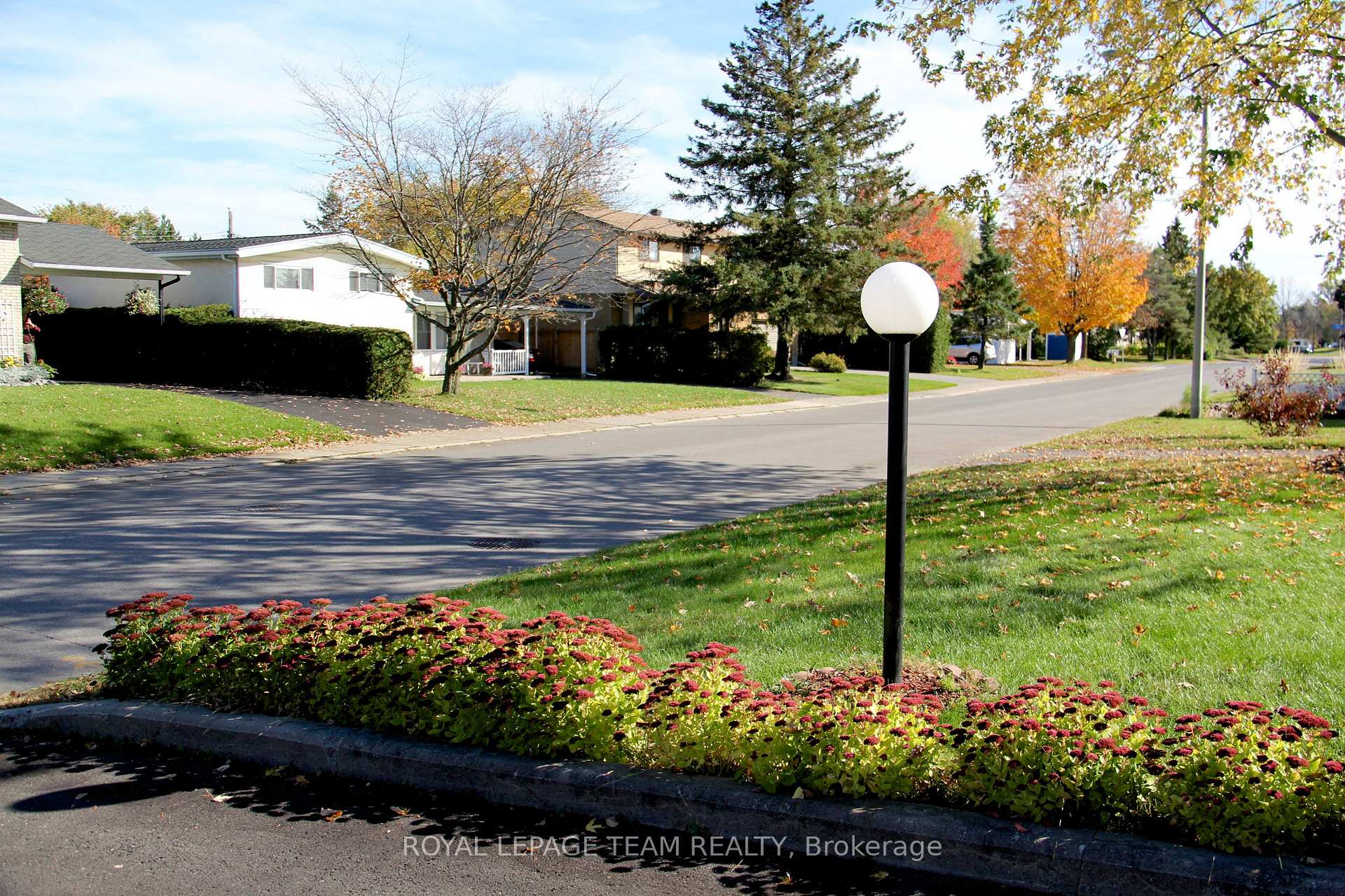Photo 2 of 1386 Major Road, Ottawa, Bilberry Creek/Queenswood Heights — HOMEH