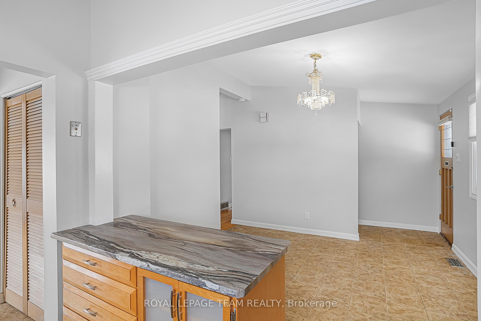 Photo 7 of 1386 Major Road, Ottawa, Bilberry Creek/Queenswood Heights — HOMEH