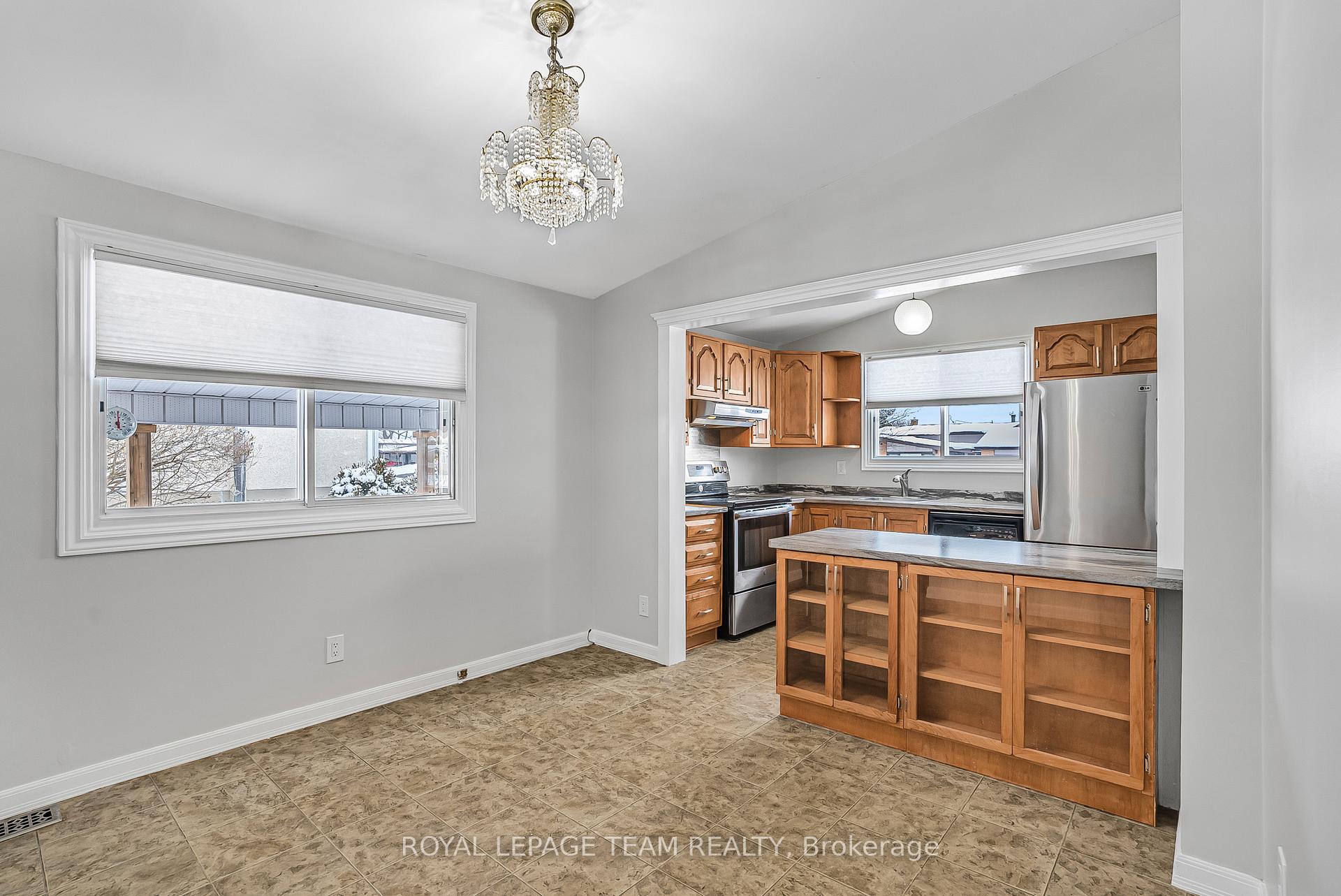 Photo 9 of 1386 Major Road, Ottawa, Bilberry Creek/Queenswood Heights — HOMEH