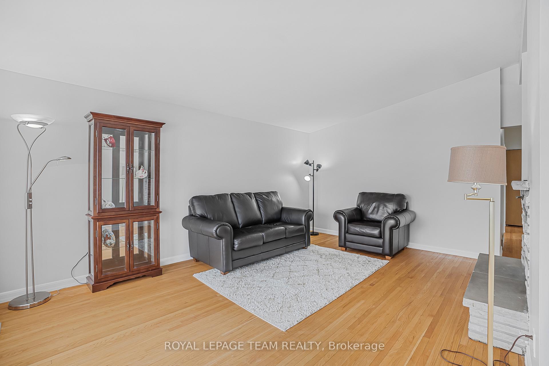 Photo 11 of 1386 Major Road, Ottawa, Bilberry Creek/Queenswood Heights — HOMEH