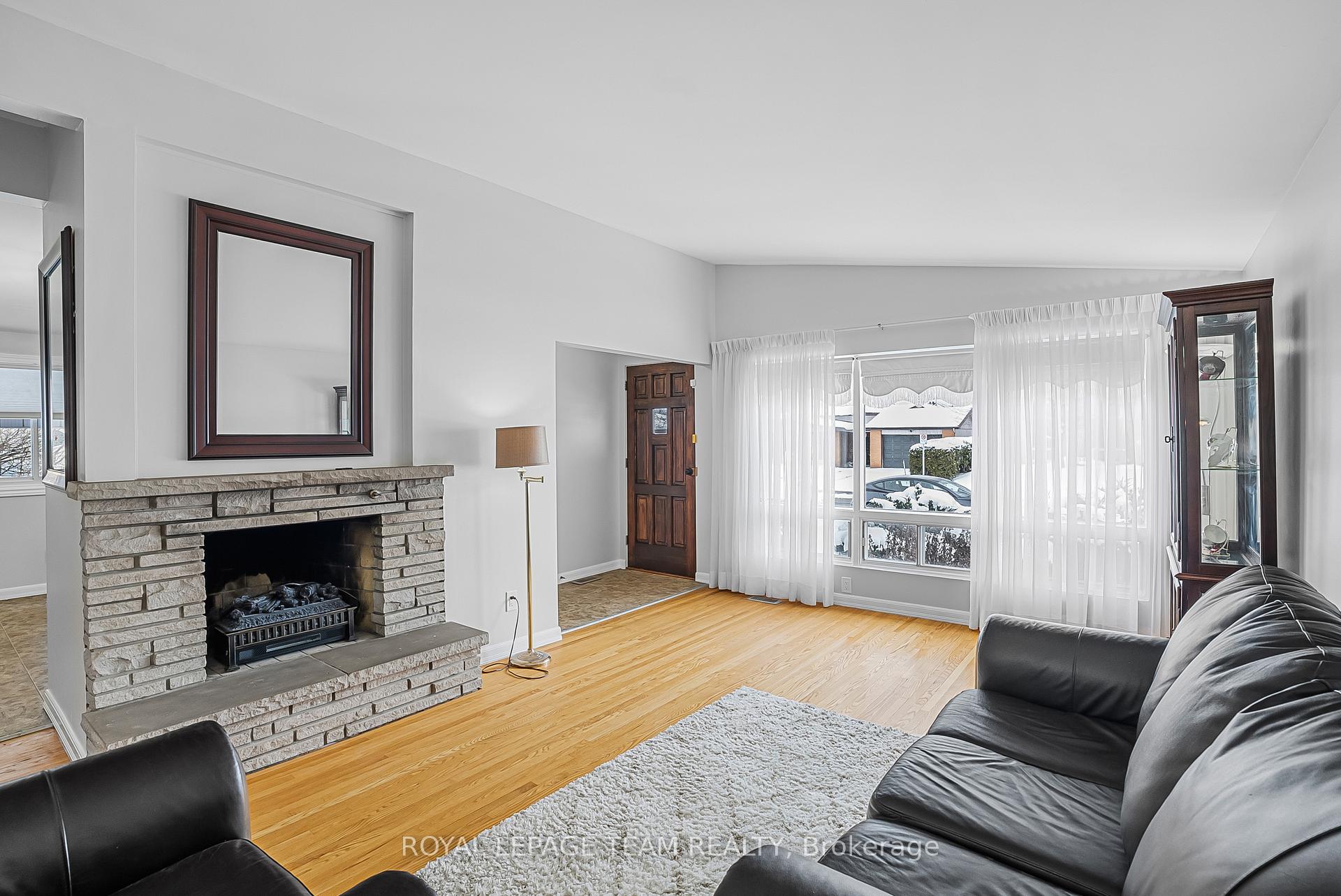 Photo 12 of 1386 Major Road, Ottawa, Bilberry Creek/Queenswood Heights — HOMEH