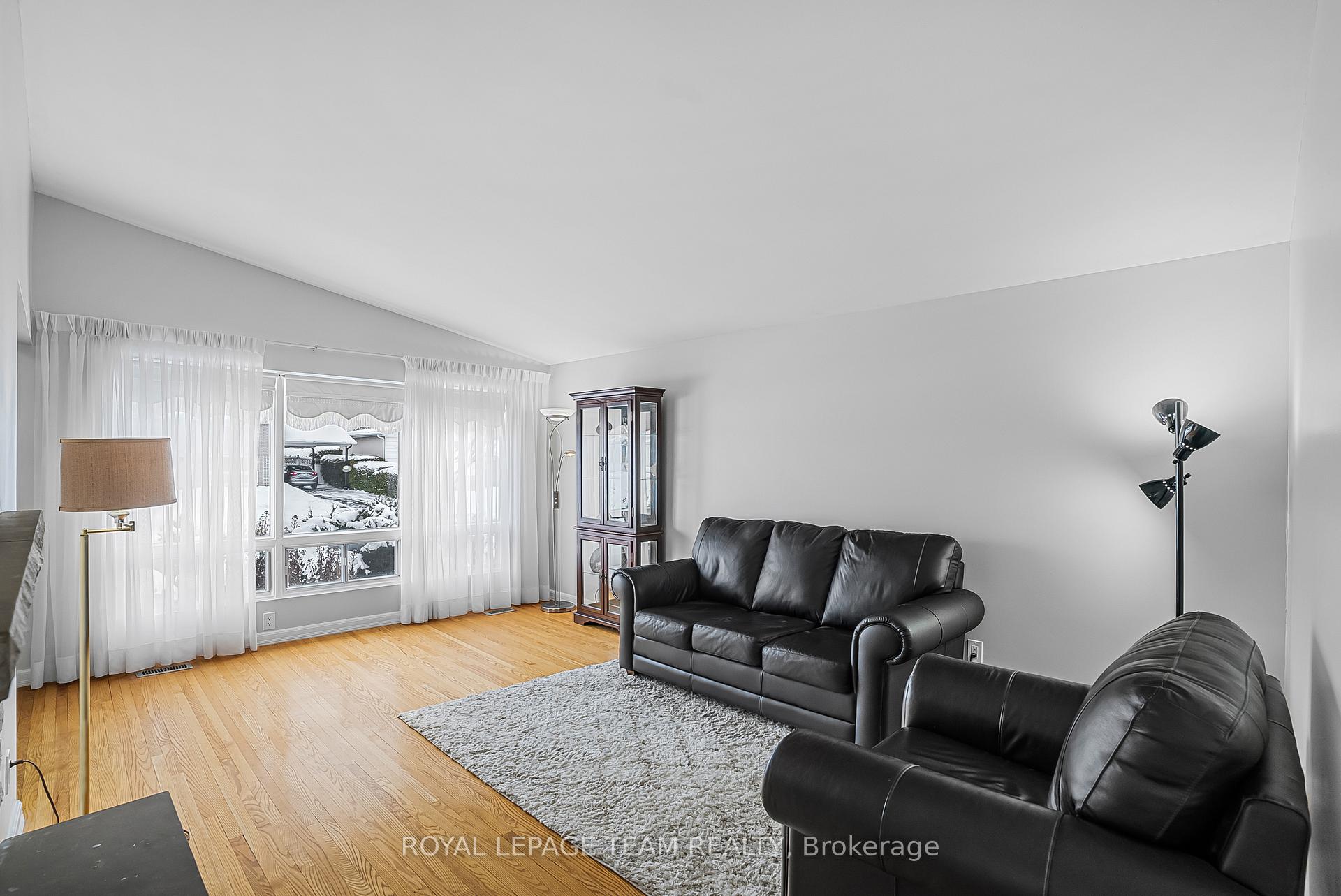 Photo 14 of 1386 Major Road, Ottawa, Bilberry Creek/Queenswood Heights — HOMEH