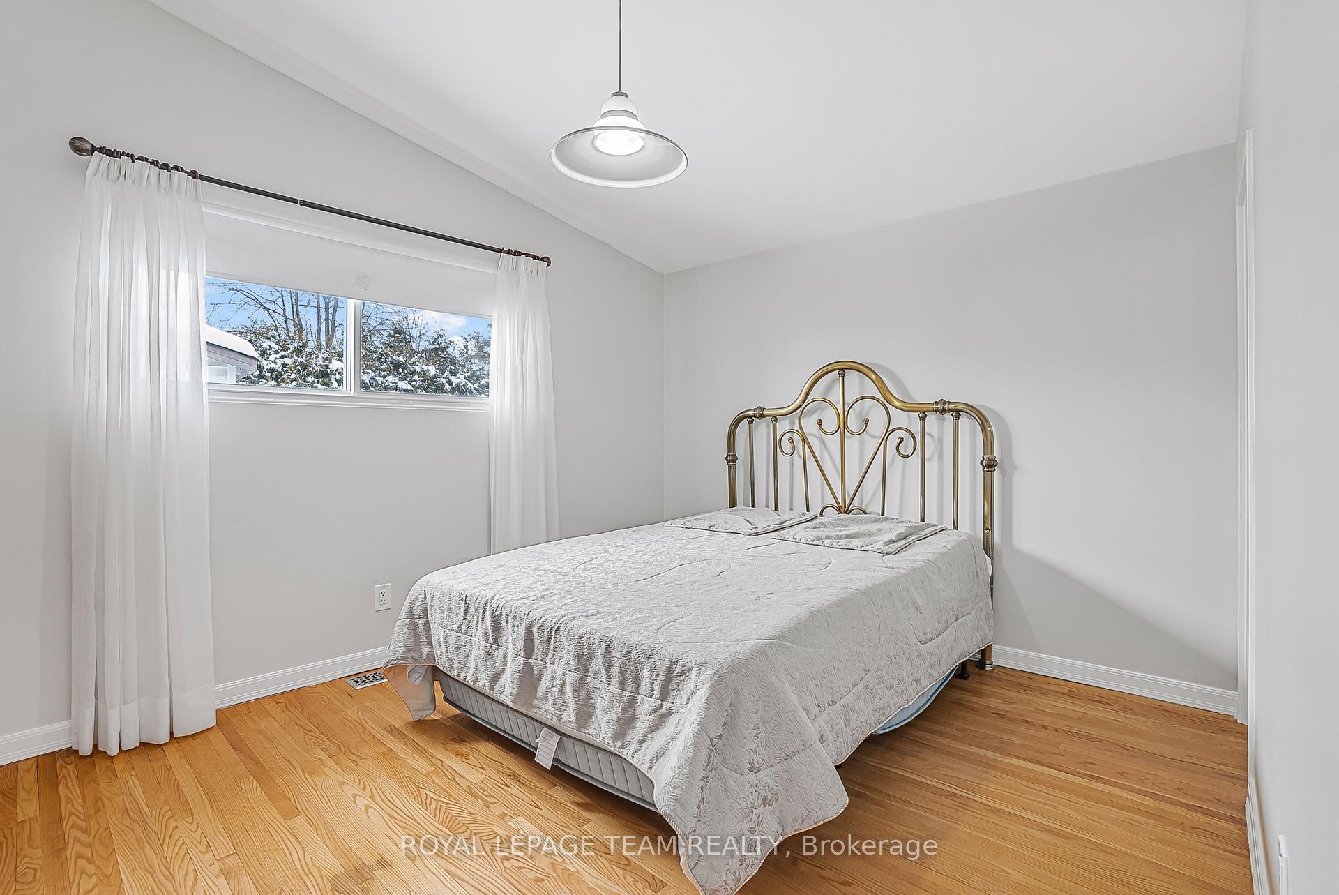 Photo 15 of 1386 Major Road, Ottawa, Bilberry Creek/Queenswood Heights — HOMEH
