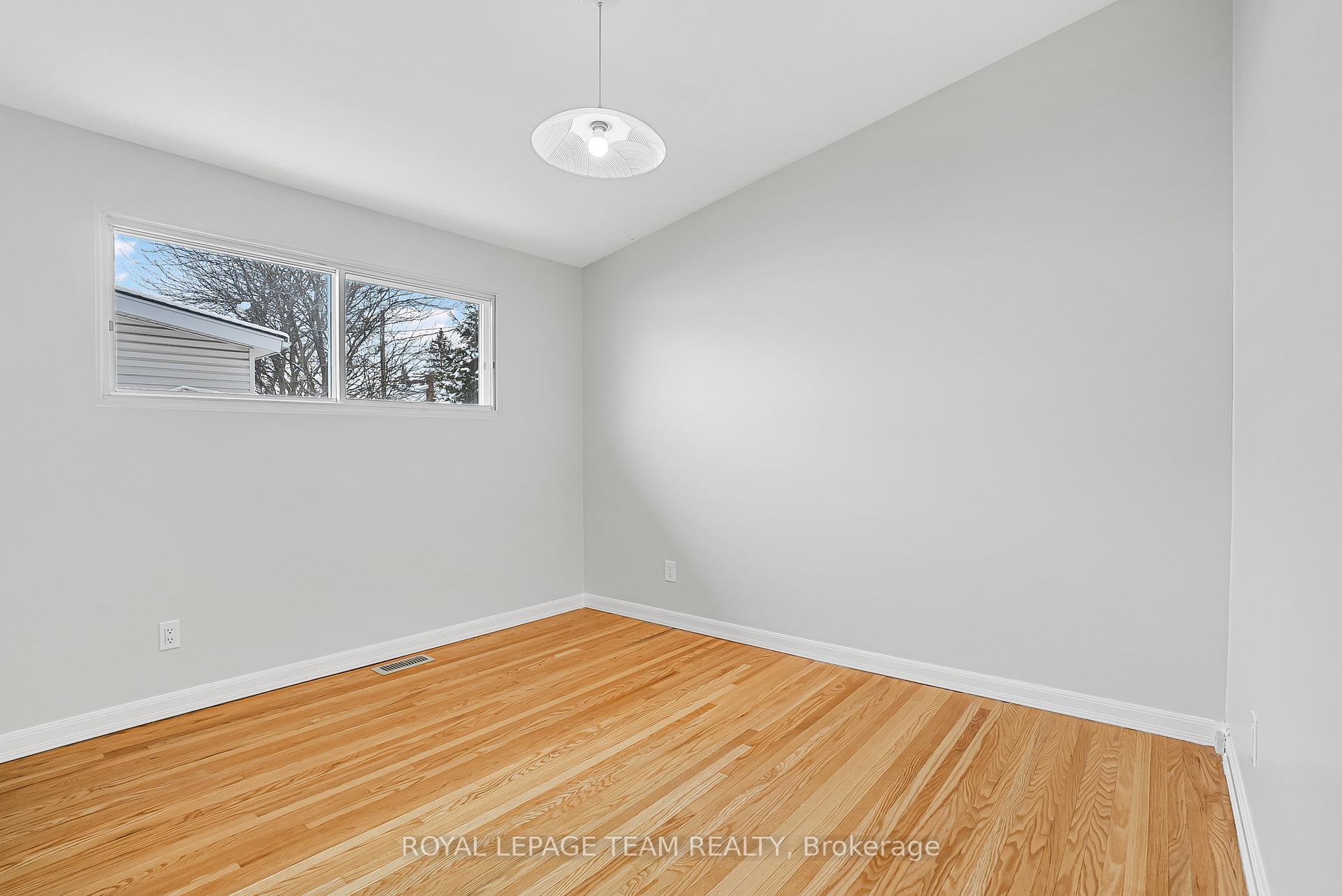 Photo 19 of 1386 Major Road, Ottawa, Bilberry Creek/Queenswood Heights — HOMEH