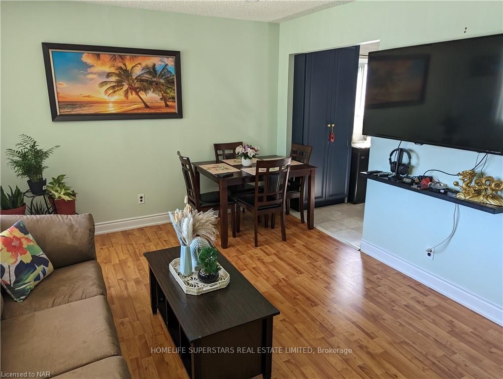 Photo 2 of 397 Victory Avenue, Welland, Lincoln/Crowland — HOMEH