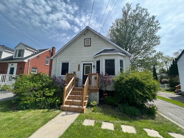 Photo 2 of 267 Bleecker Avenue, Belleville, Belleville Ward — HOMEH