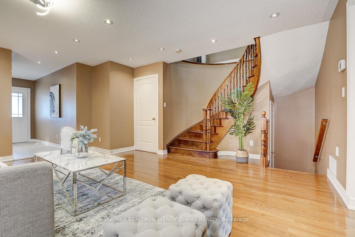 Photo 5 of 31 Harty Crescent, Ajax, Northwest Ajax — HOMEH