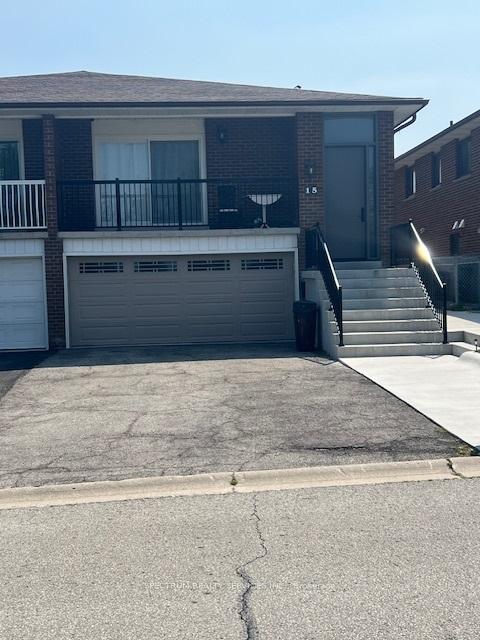 Photo 2 of 15 Albany Drive, Vaughan, West Woodbridge — HOMEH