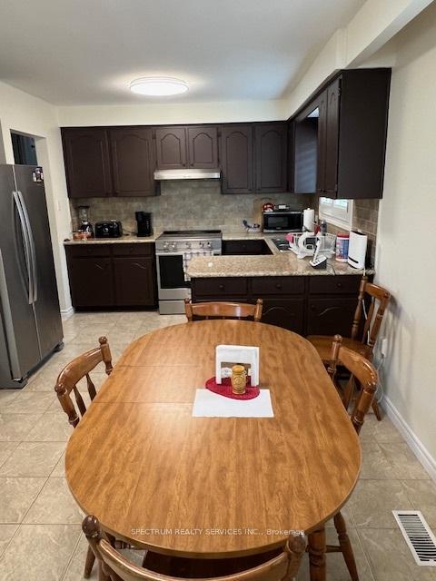 Photo 4 of 15 Albany Drive, Vaughan, West Woodbridge — HOMEH