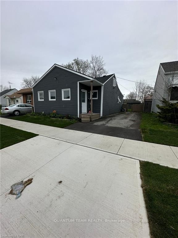 Photo 1 of 330 Dieppe Street, Welland, Lincoln/Crowland — HOMEH