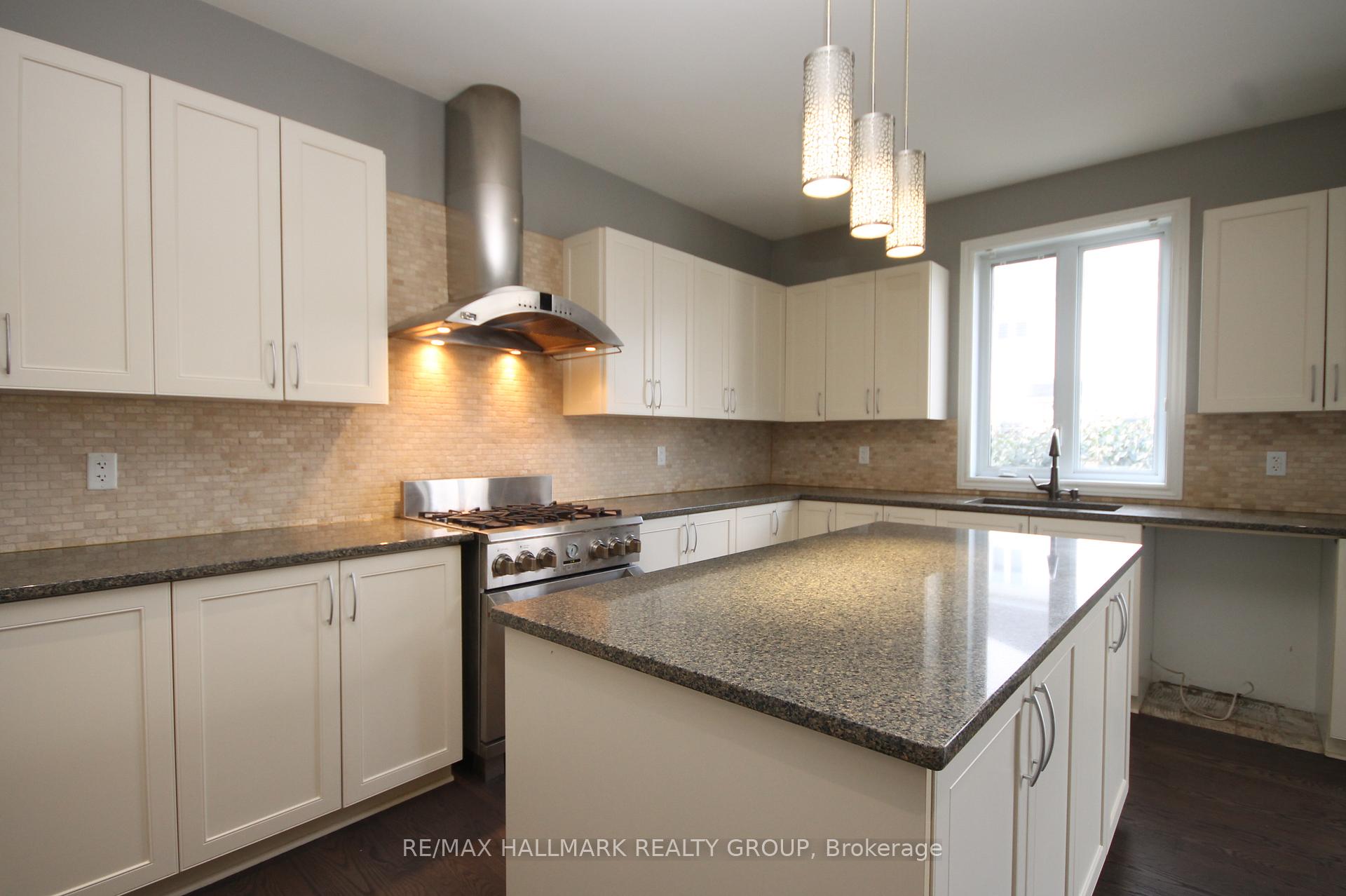 Photo 8 of 322 Fairlakes Way, Ottawa, Avalon East — HOMEH