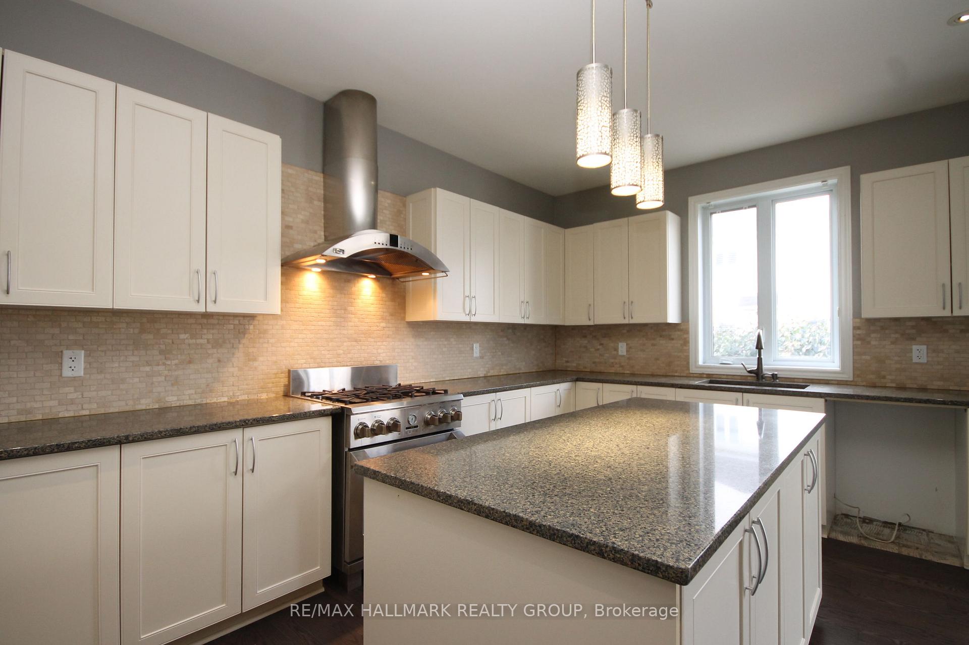 Photo 9 of 322 Fairlakes Way, Ottawa, Avalon East — HOMEH
