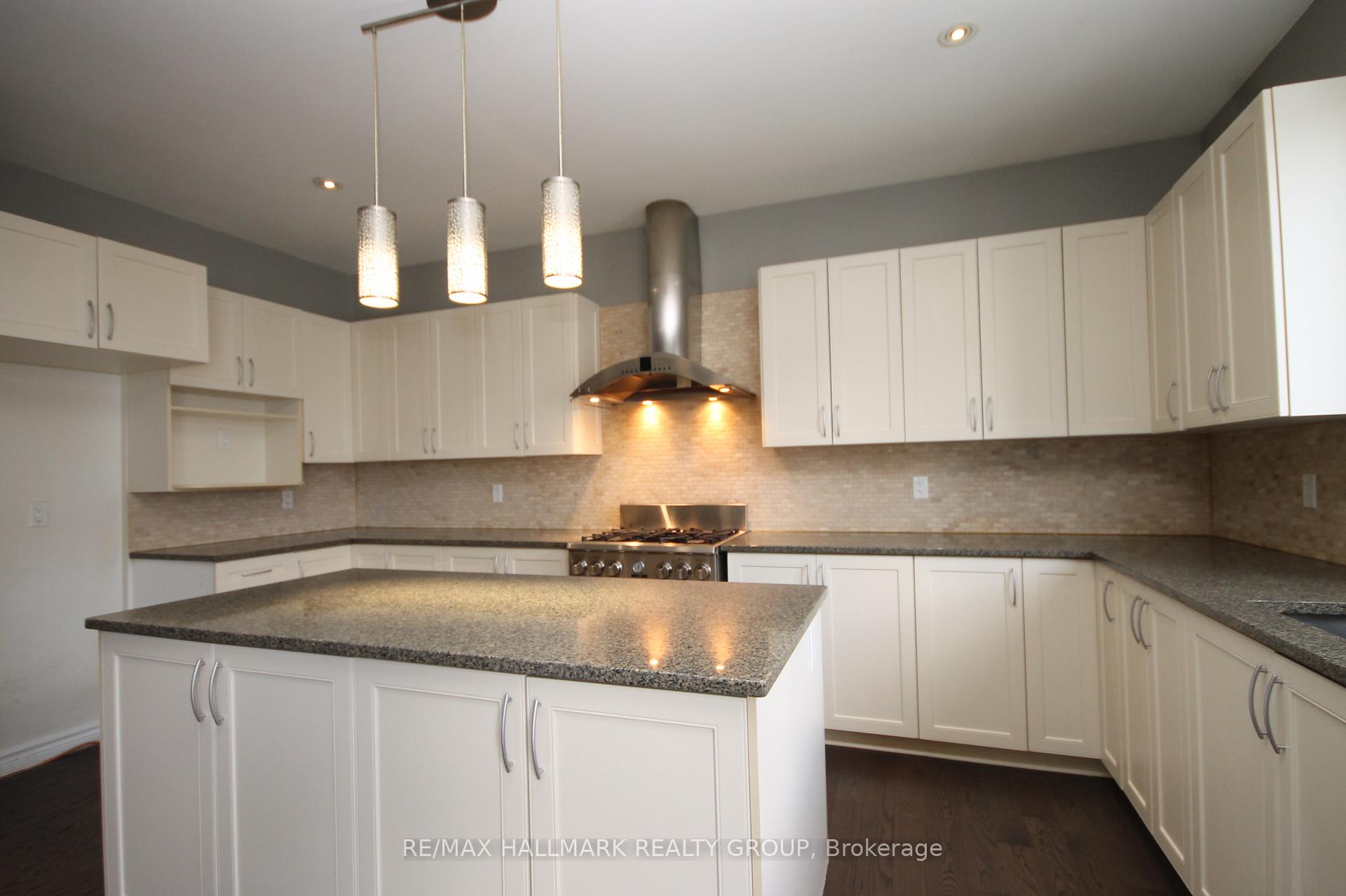 Photo 10 of 322 Fairlakes Way, Ottawa, Avalon East — HOMEH