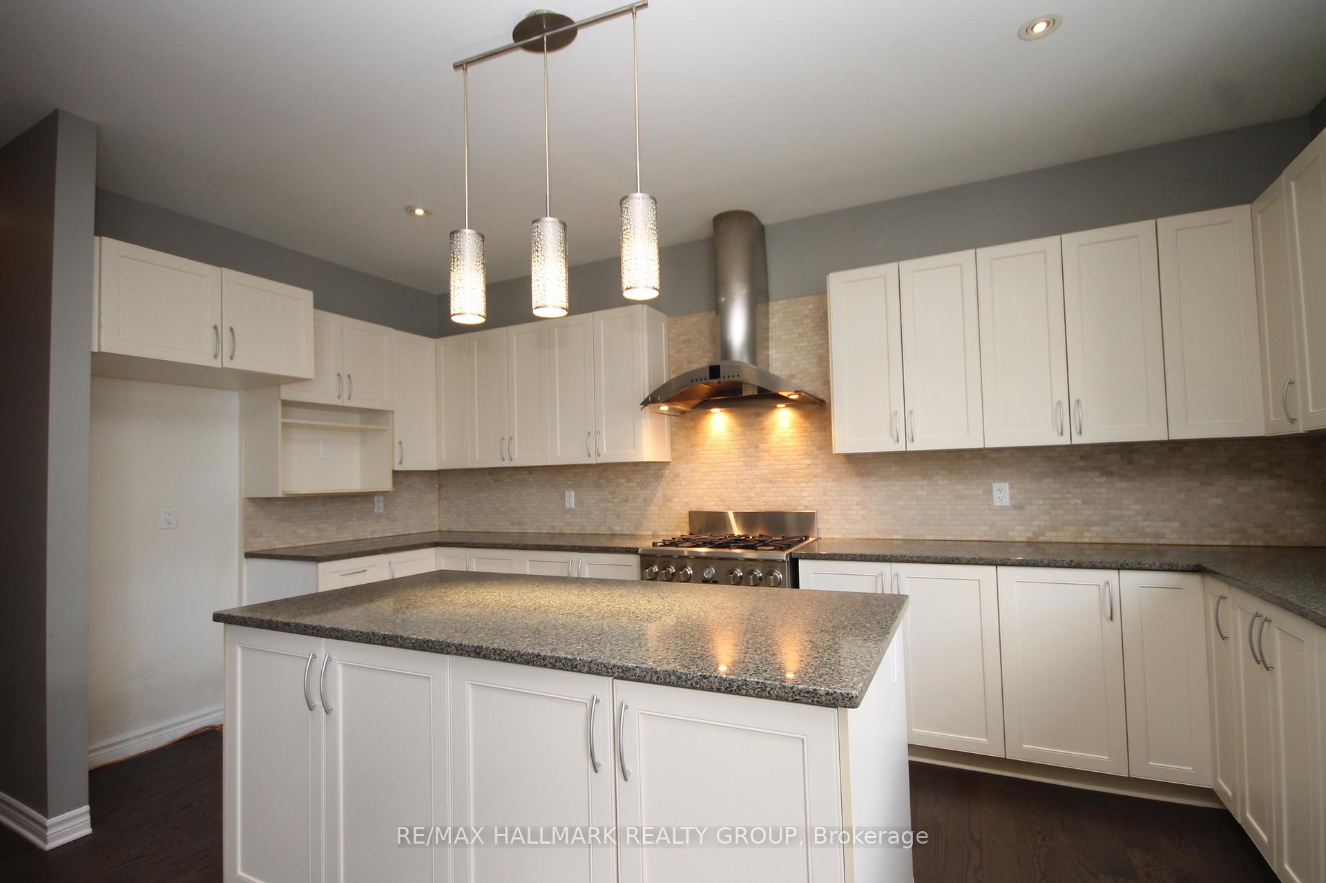 Photo 11 of 322 Fairlakes Way, Ottawa, Avalon East — HOMEH