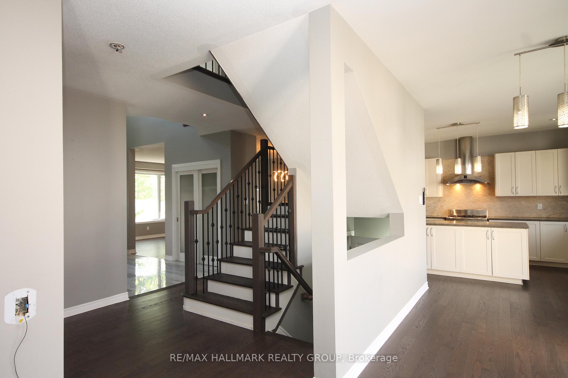 Photo 19 of 322 Fairlakes Way, Ottawa, Avalon East — HOMEH