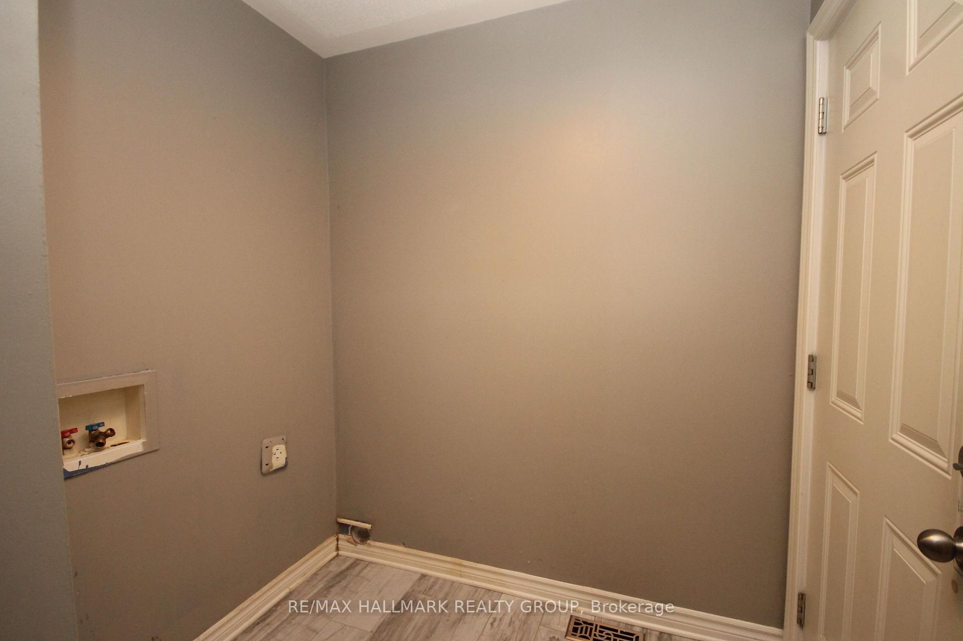 Photo 20 of 322 Fairlakes Way, Ottawa, Avalon East — HOMEH