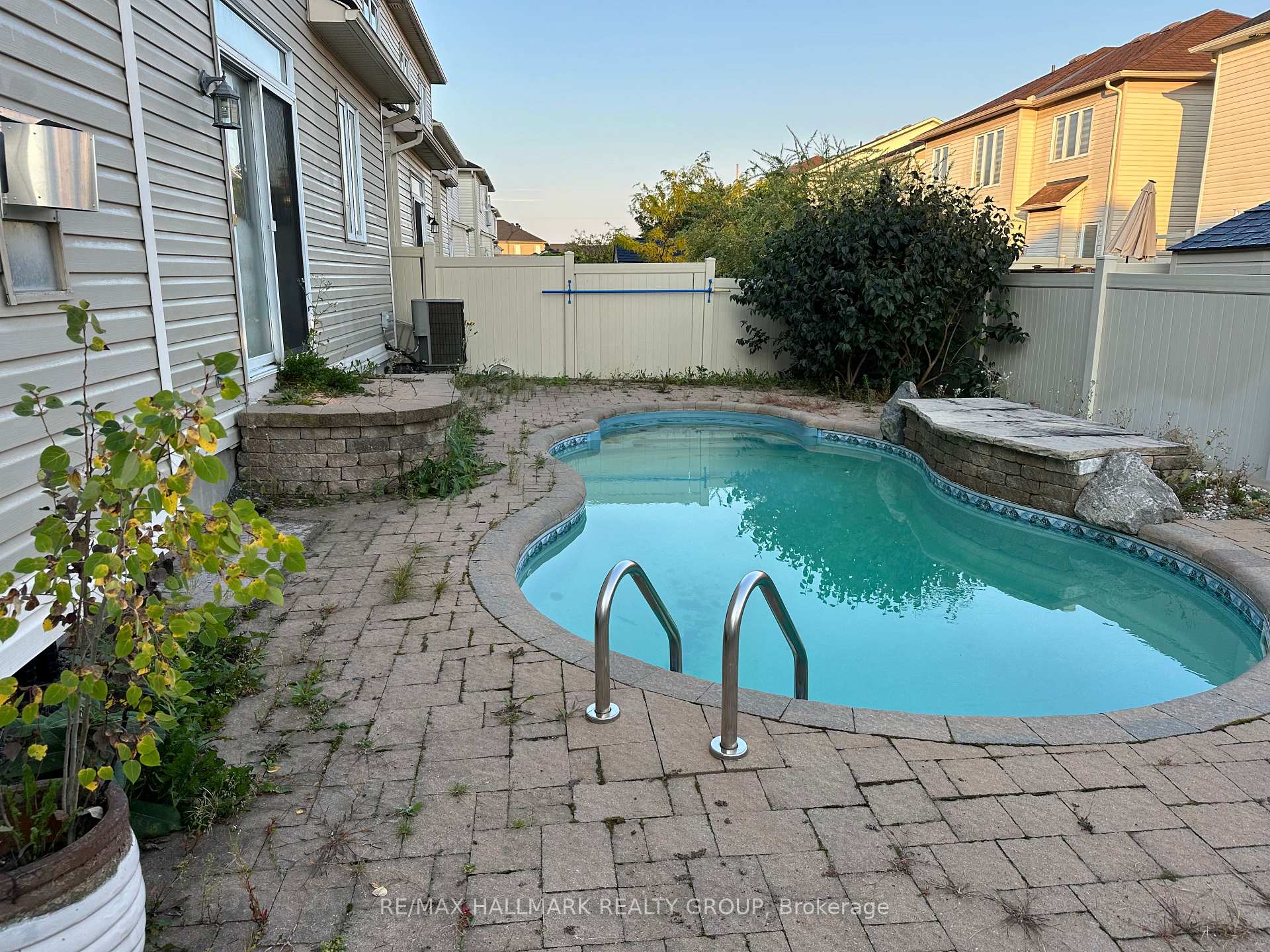Photo 40 of 322 Fairlakes Way, Ottawa, Avalon East — HOMEH