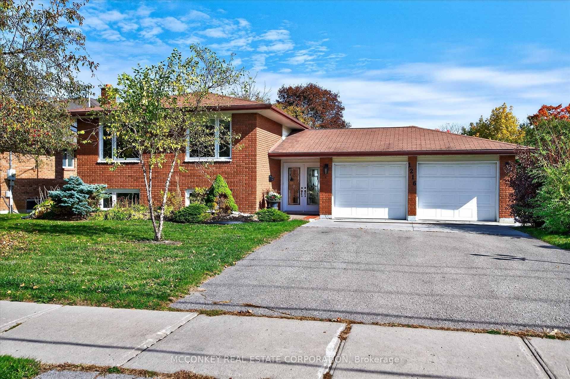 Photo 2 of 1216 Hilliard Street, Peterborough, Northcrest Ward 5 — HOMEH