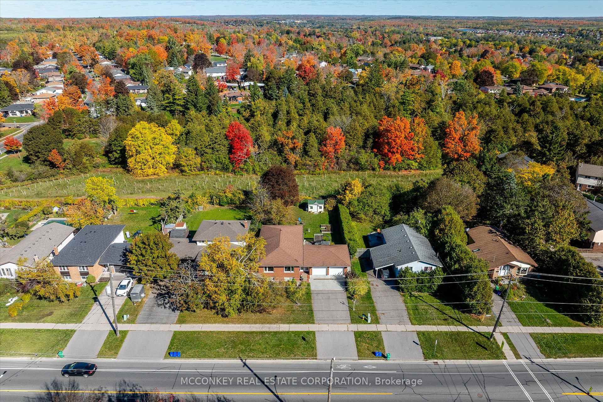 Photo 3 of 1216 Hilliard Street, Peterborough, Northcrest Ward 5 — HOMEH