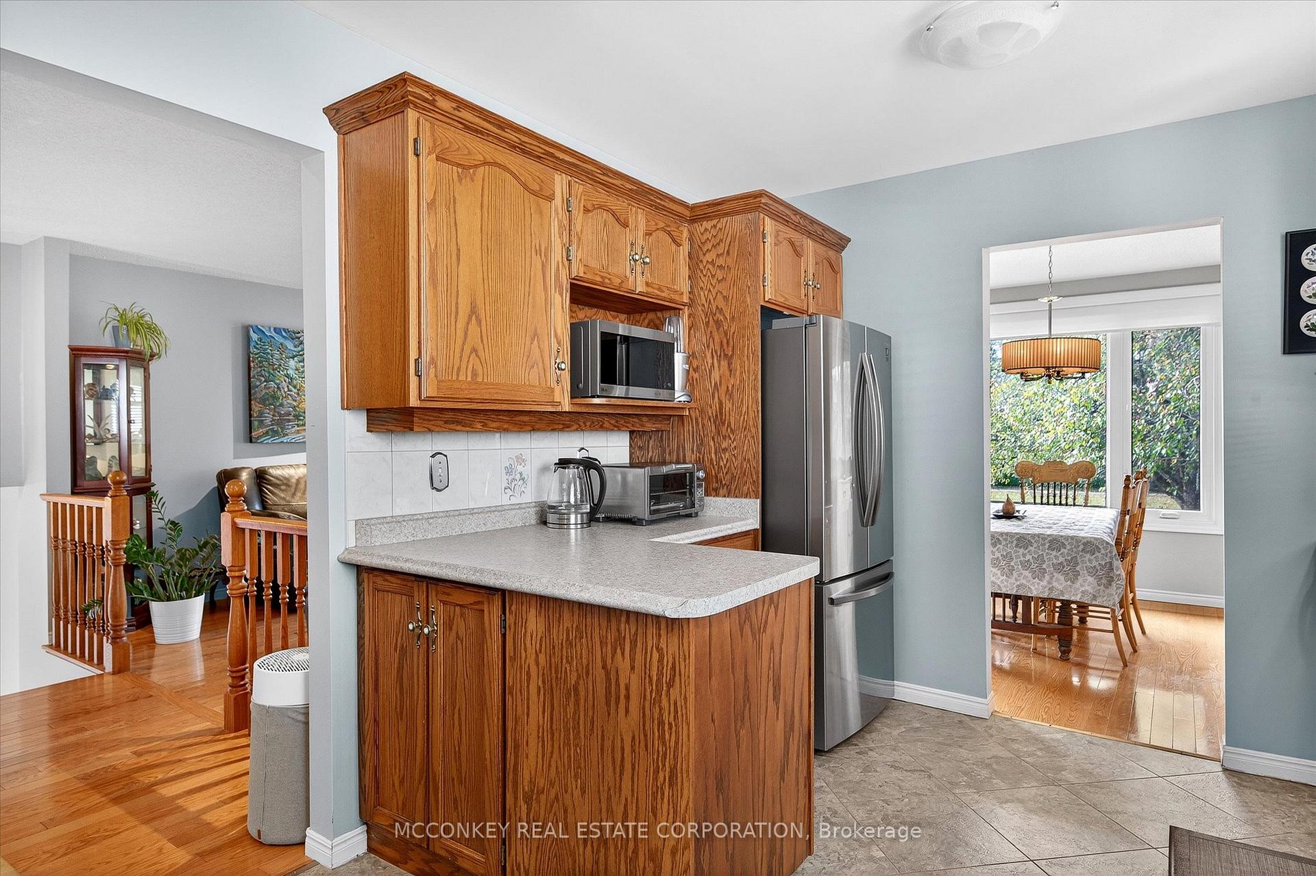 Photo 11 of 1216 Hilliard Street, Peterborough, Northcrest Ward 5 — HOMEH