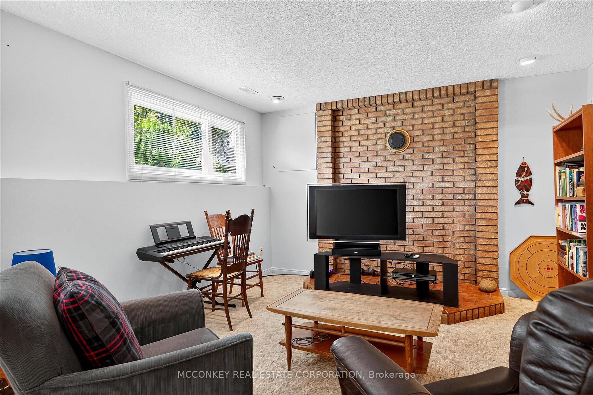 Photo 23 of 1216 Hilliard Street, Peterborough, Northcrest Ward 5 — HOMEH