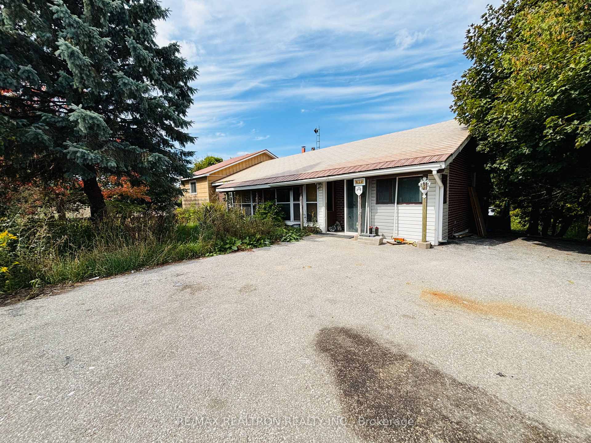 Photo 1 of 850 Lockhart Road, Barrie, Rural Barrie Southeast — HOMEH