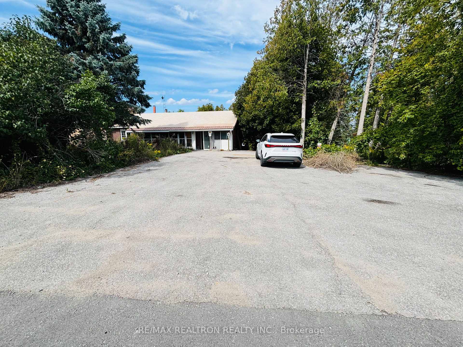 Photo 5 of 850 Lockhart Road, Barrie, Rural Barrie Southeast — HOMEH