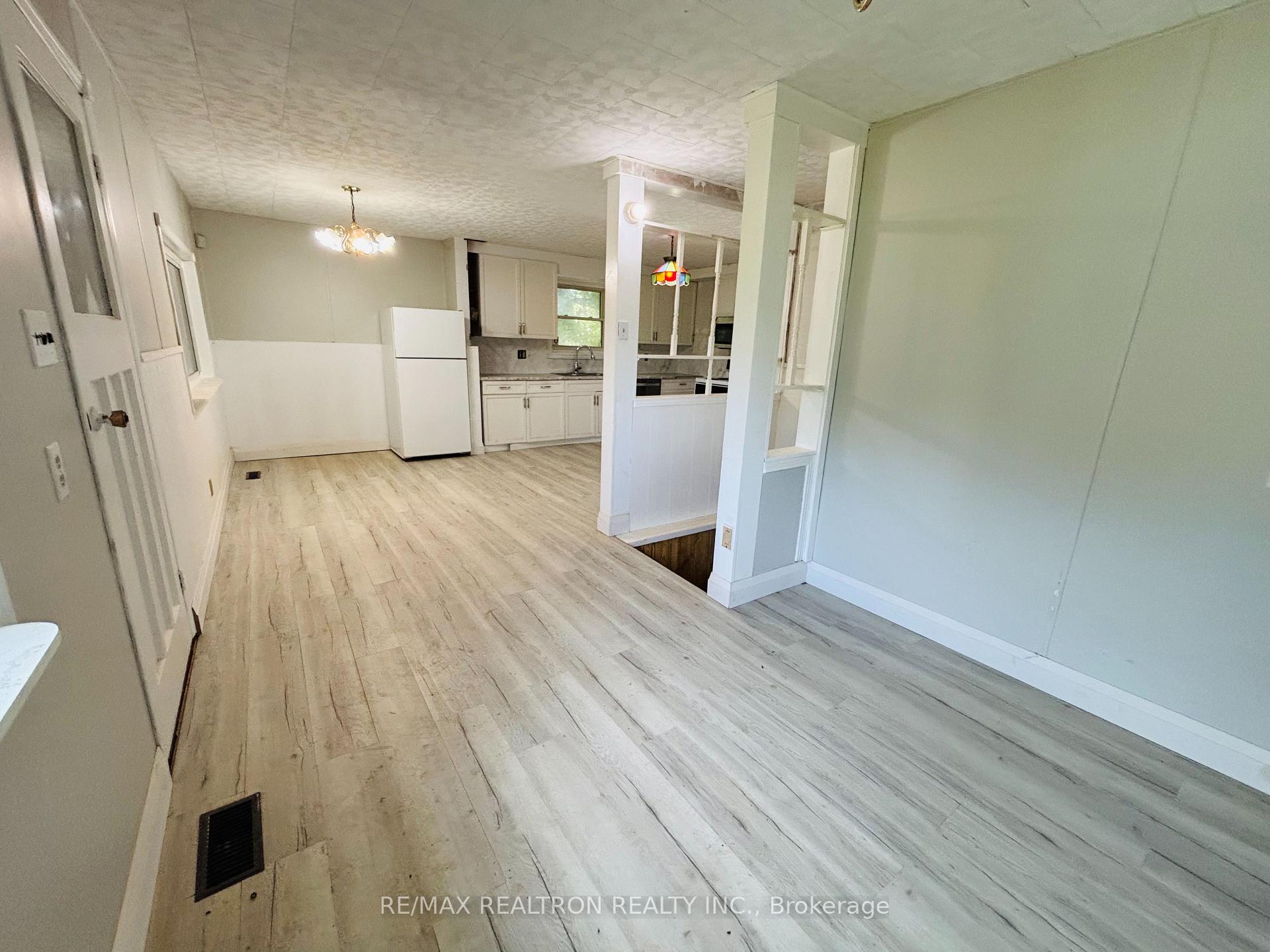 Photo 2 of 850 Lockhart Road, Barrie, Rural Barrie Southeast — HOMEH