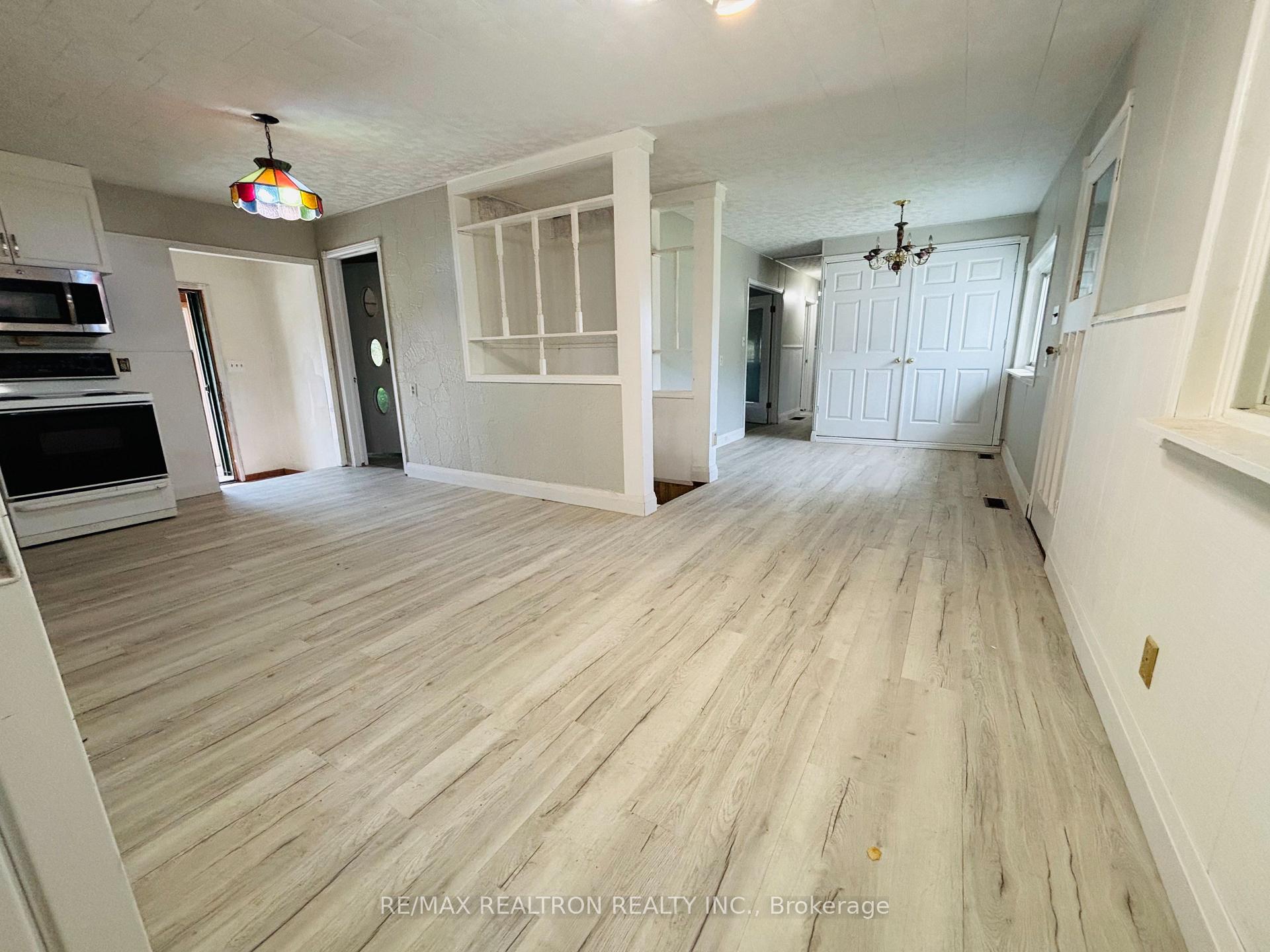 Photo 3 of 850 Lockhart Road, Barrie, Rural Barrie Southeast — HOMEH