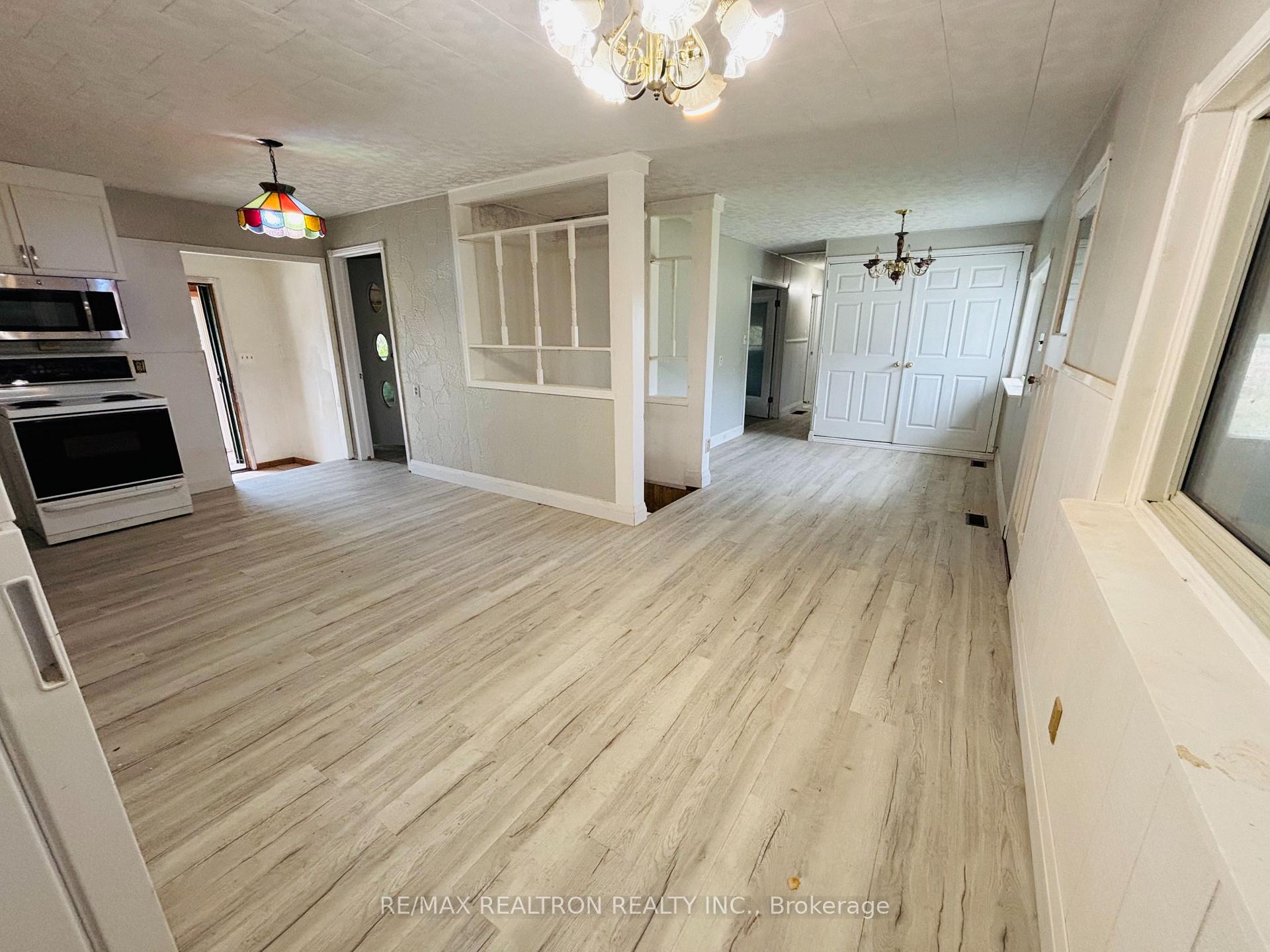 Photo 4 of 850 Lockhart Road, Barrie, Rural Barrie Southeast — HOMEH