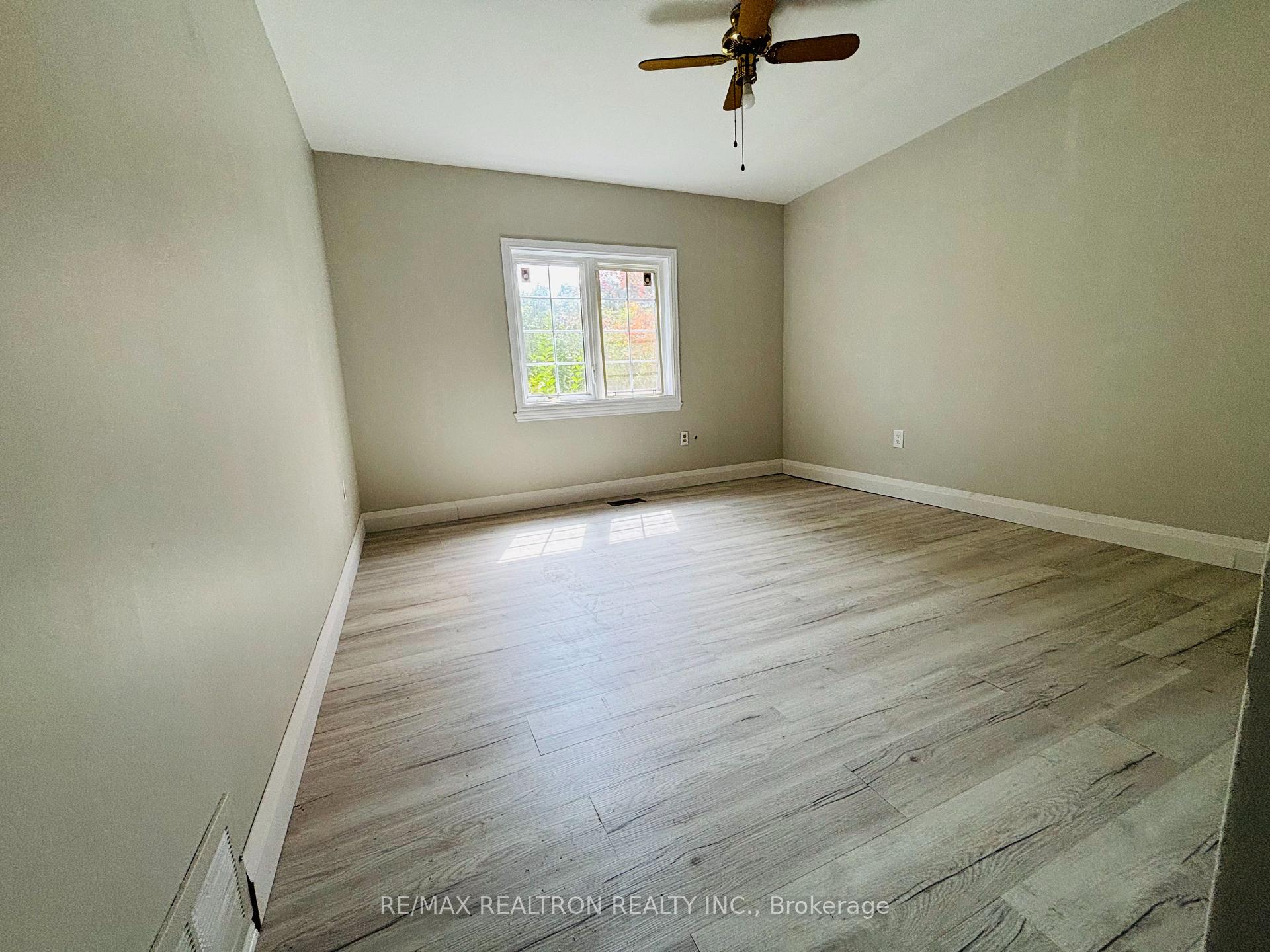 Photo 9 of 850 Lockhart Road, Barrie, Rural Barrie Southeast — HOMEH