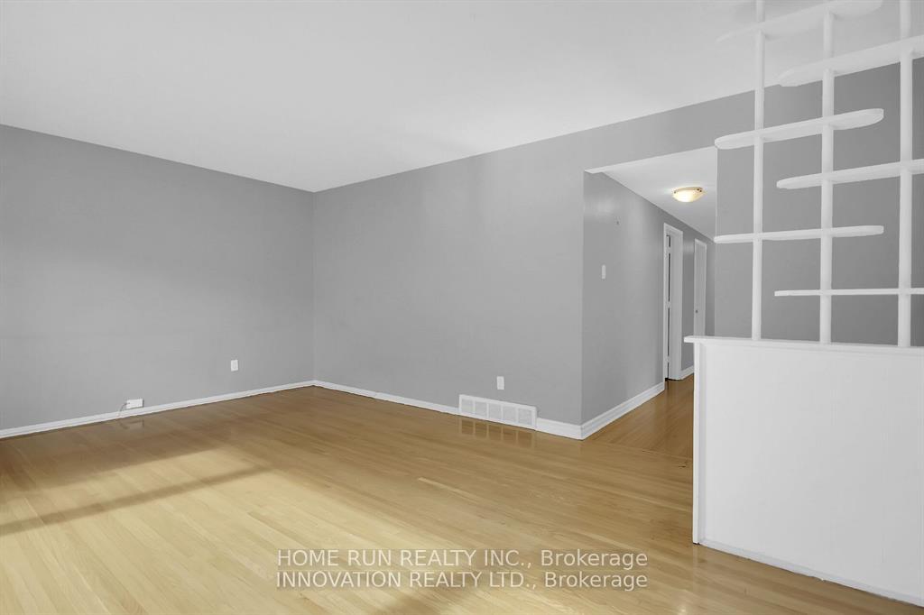 Photo 6 of Unit 2, 859 Tavistock Street, Ottawa, Queensway Terrace North — HOMEH