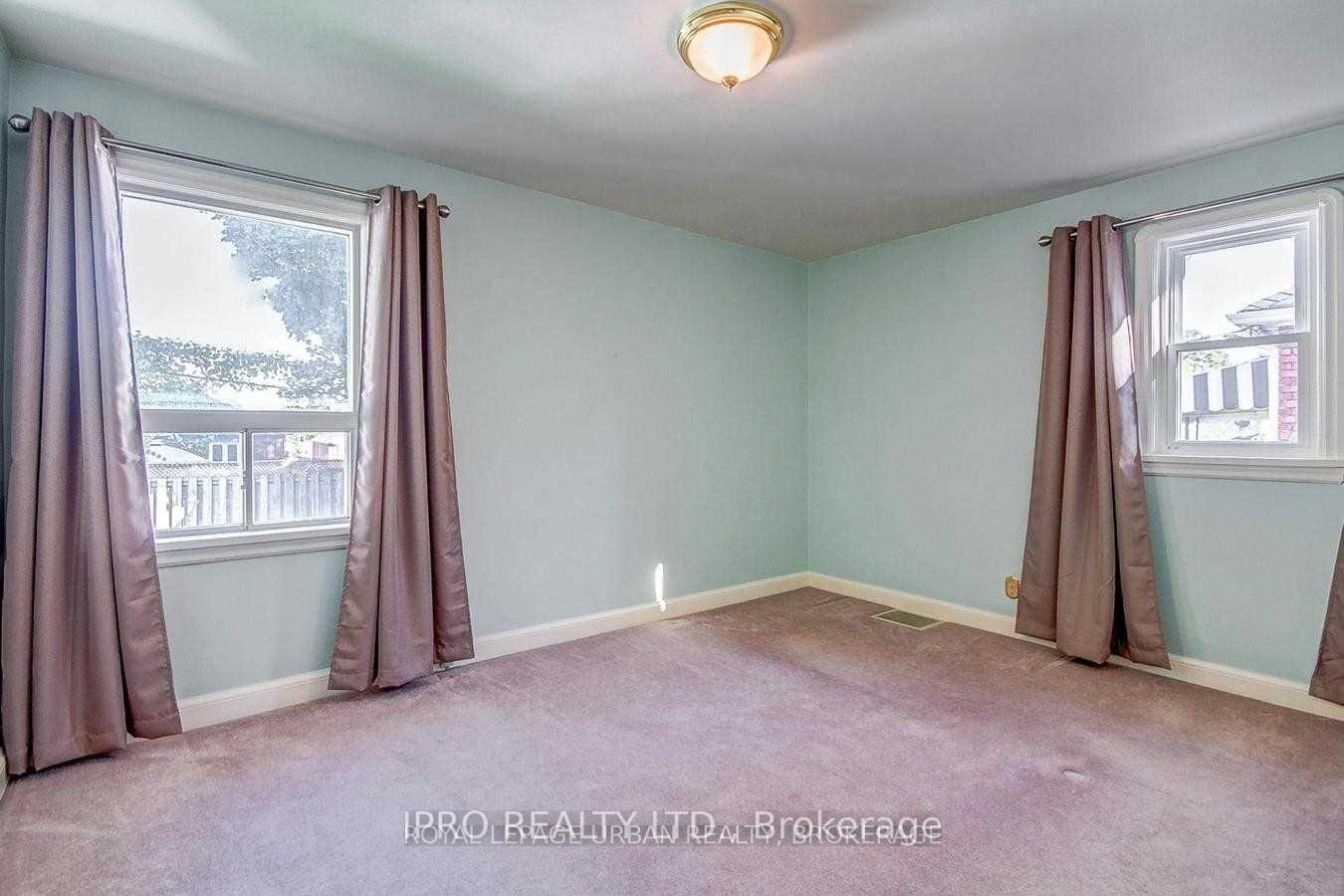 Photo 13 of 87 Oakes Avenue, Oshawa, O'Neill — HOMEH
