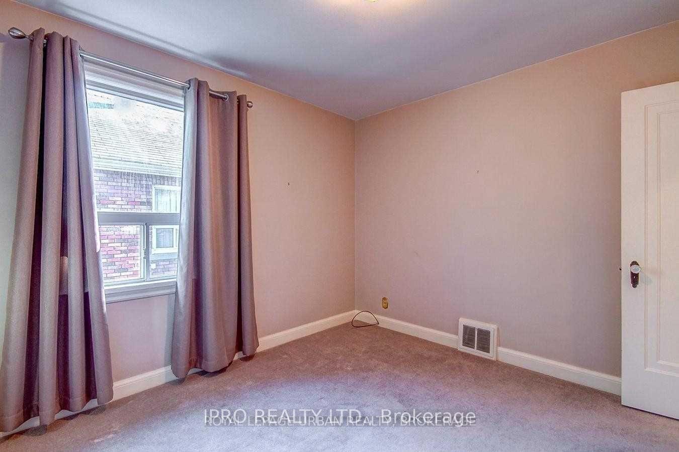 Photo 18 of 87 Oakes Avenue, Oshawa, O'Neill — HOMEH
