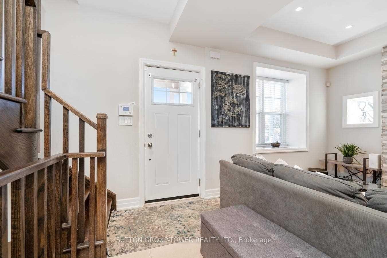Photo 6 of 8238 Kipling Avenue, Vaughan, West Woodbridge — HOMEH