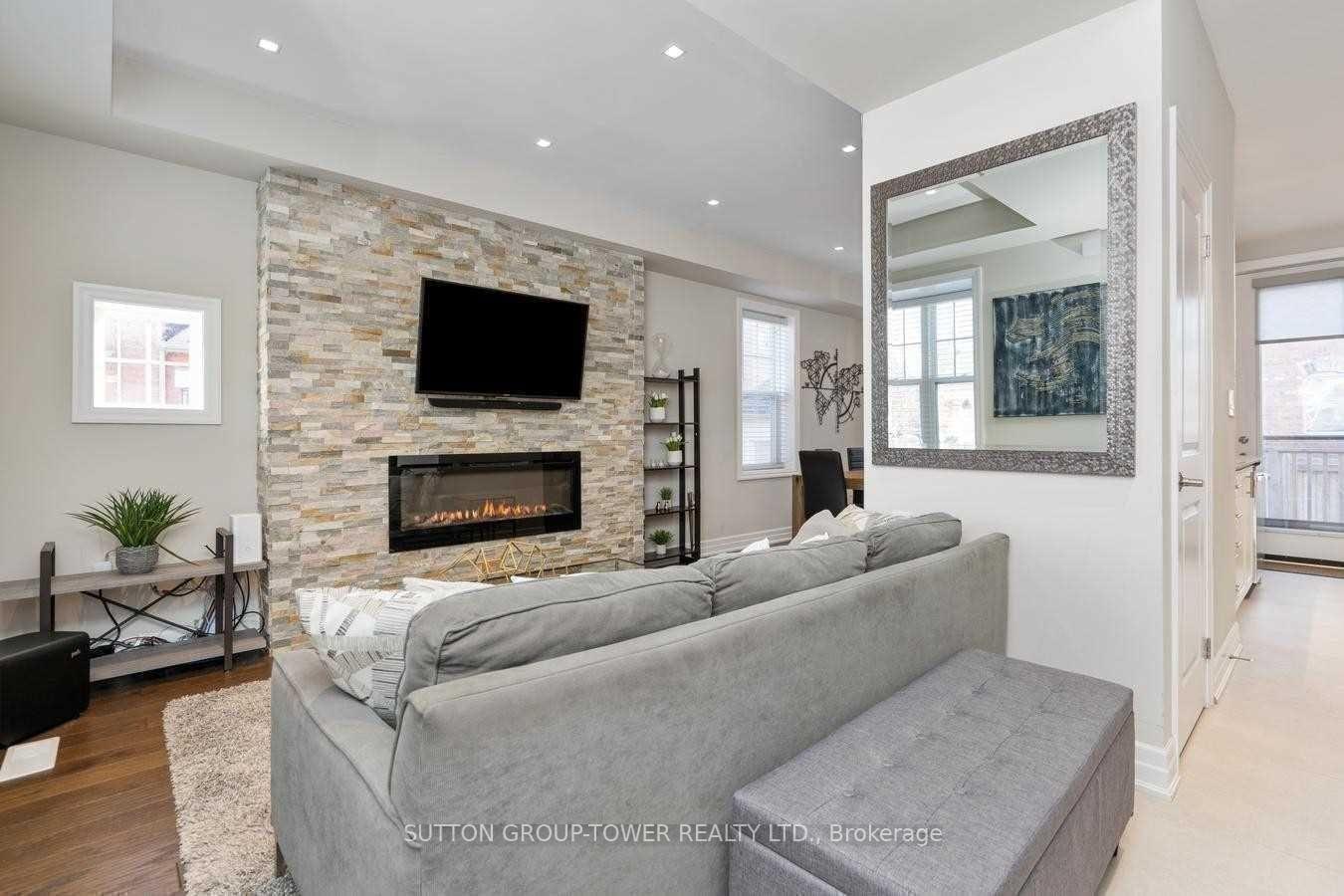 Photo 7 of 8238 Kipling Avenue, Vaughan, West Woodbridge — HOMEH