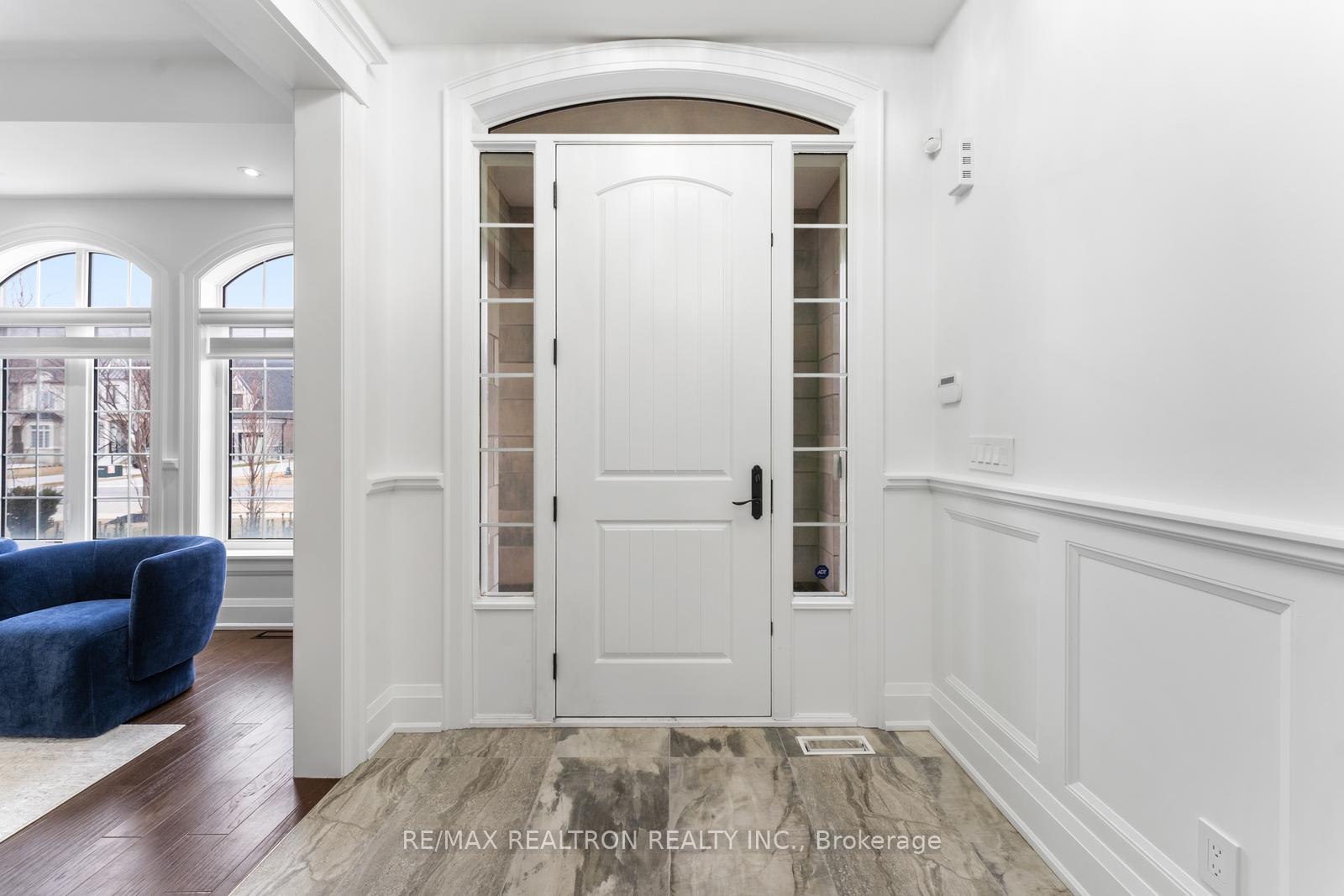 Photo 4 of 62 Endless Circle, Vaughan, Kleinburg — HOMEH