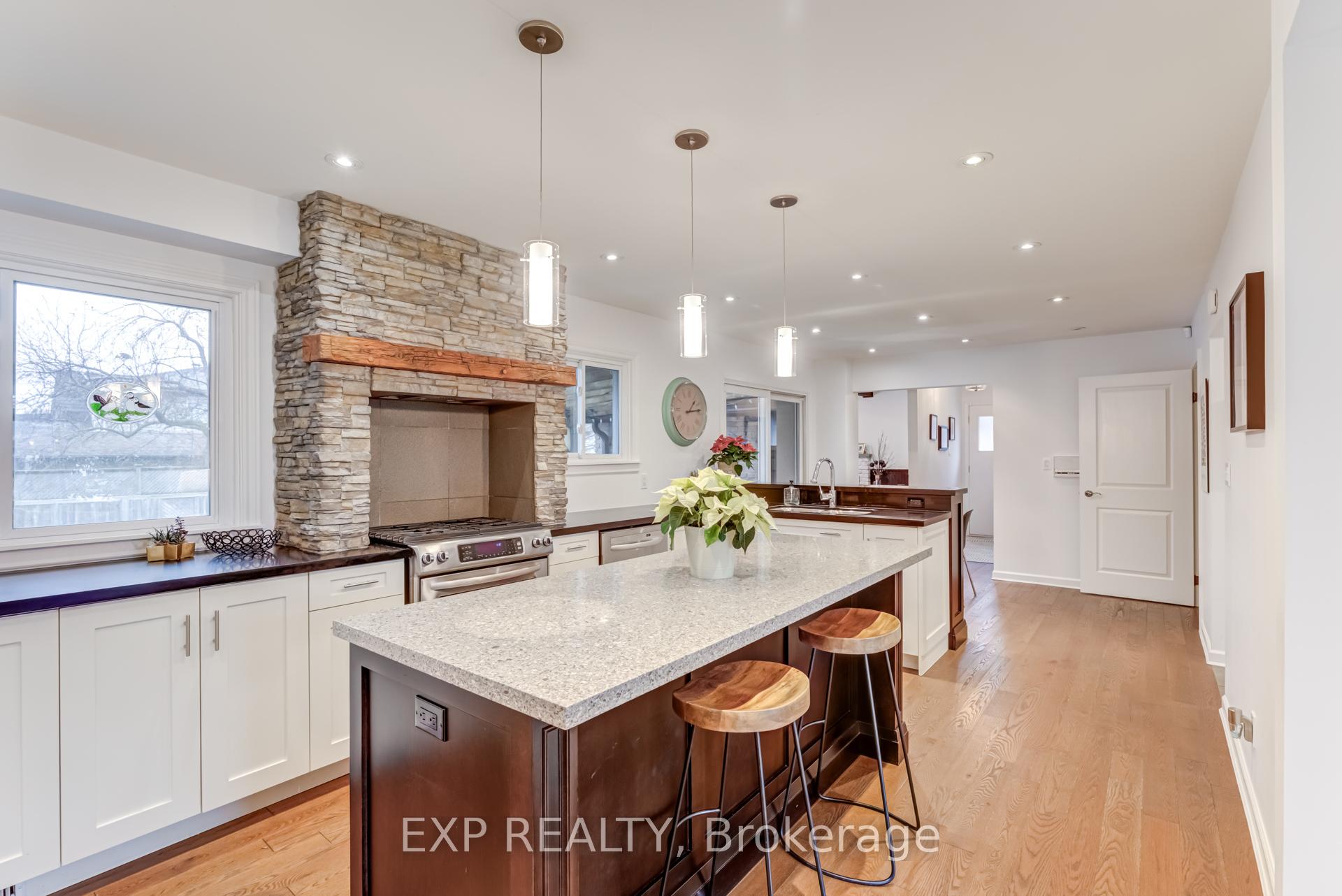 Photo 7 of 590 Stonebridge Lane, Pickering, West Shore — HOMEH