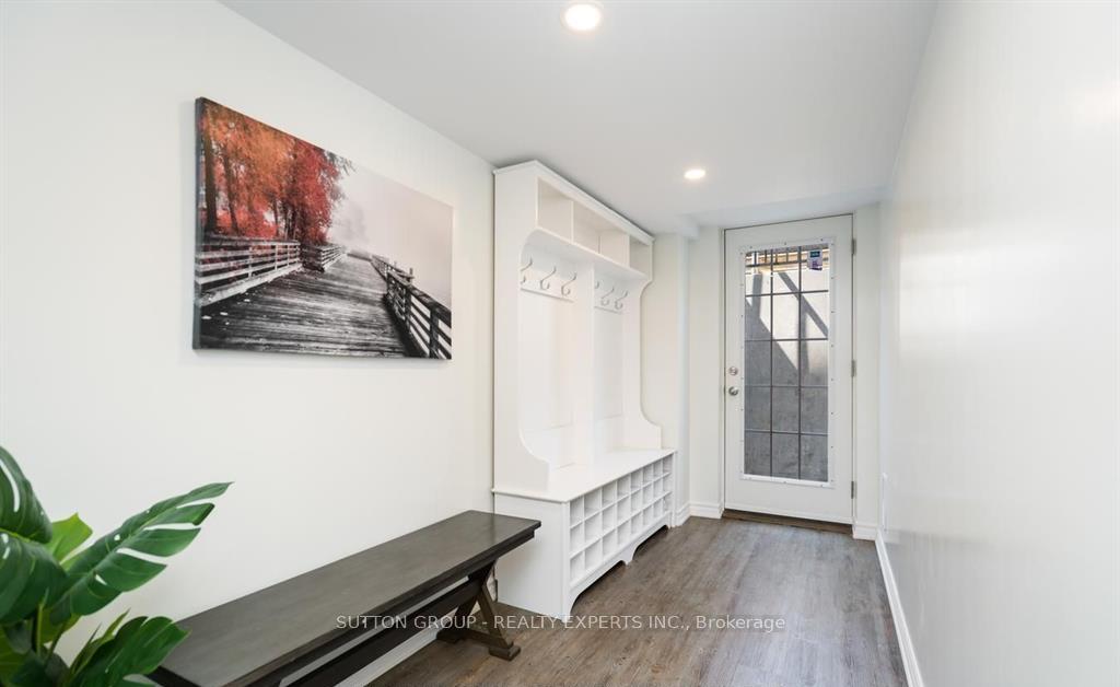 Photo 2 of Unit Bsment, 38 Dunrobin Crescent, Vaughan, Kleinburg — HOMEH