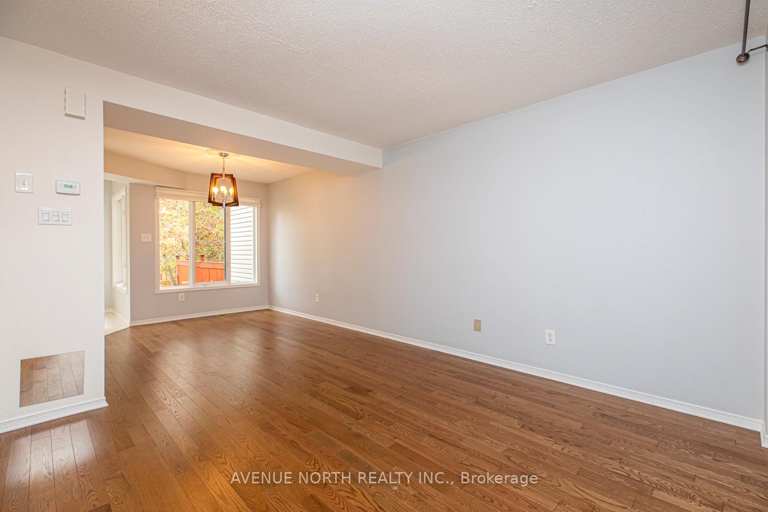 Photo 9 of 497 Lawler Crescent, Ottawa, Chatelaine Village — HOMEH