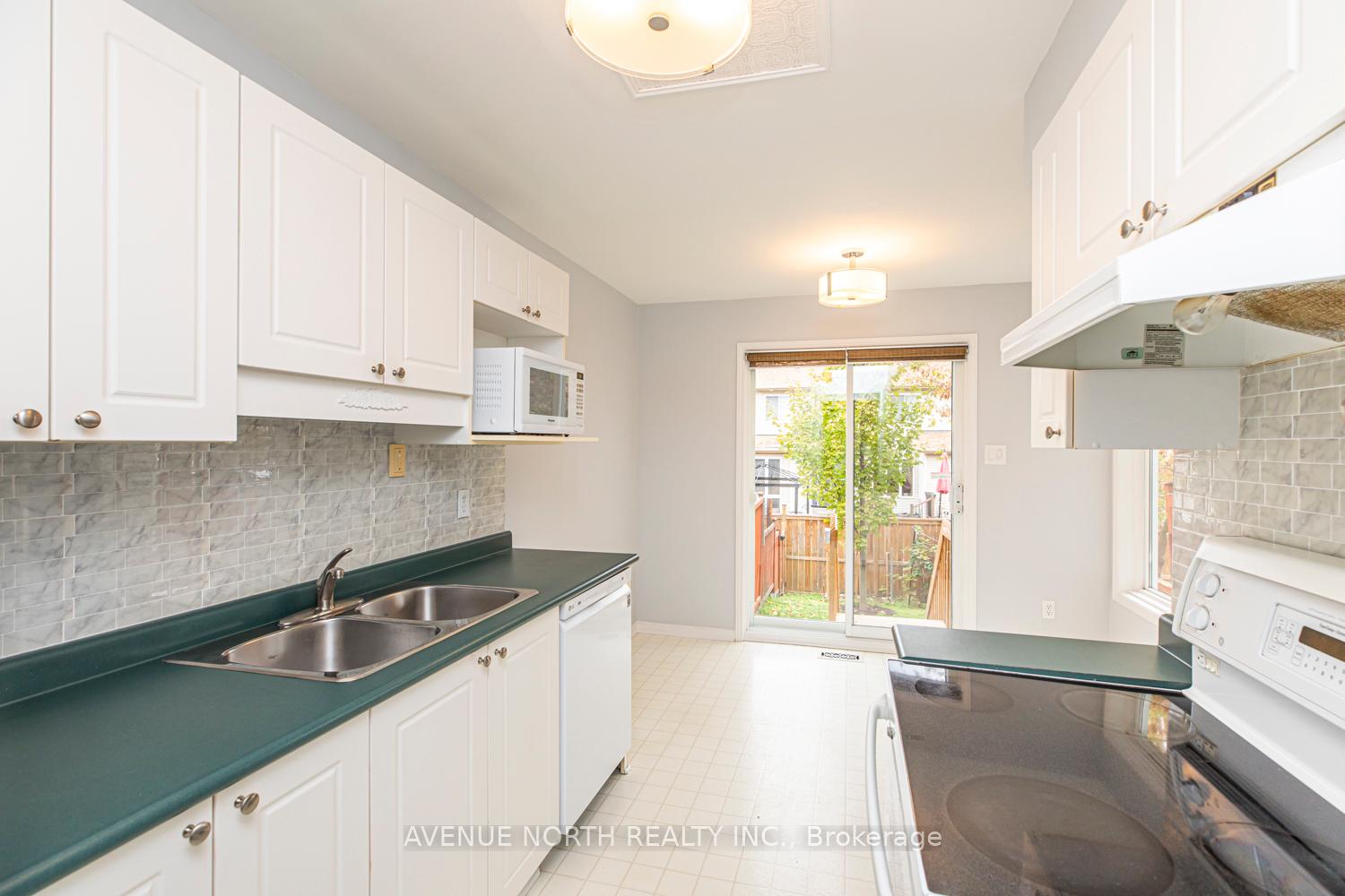 Photo 10 of 497 Lawler Crescent, Ottawa, Chatelaine Village — HOMEH