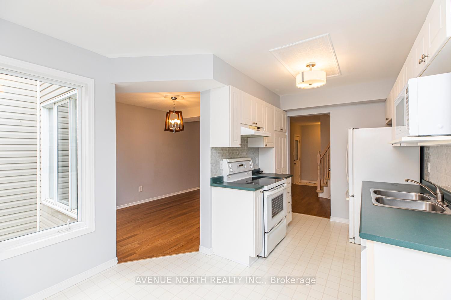 Photo 11 of 497 Lawler Crescent, Ottawa, Chatelaine Village — HOMEH