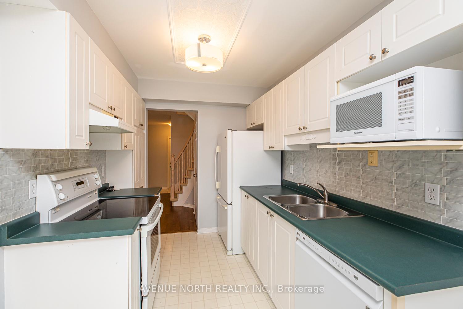 Photo 14 of 497 Lawler Crescent, Ottawa, Chatelaine Village — HOMEH