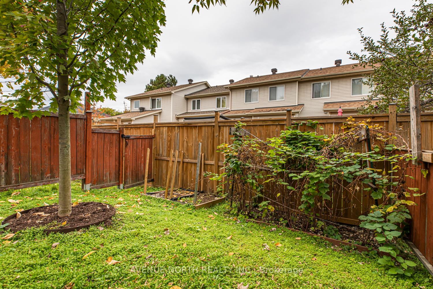 Photo 27 of 497 Lawler Crescent, Ottawa, Chatelaine Village — HOMEH