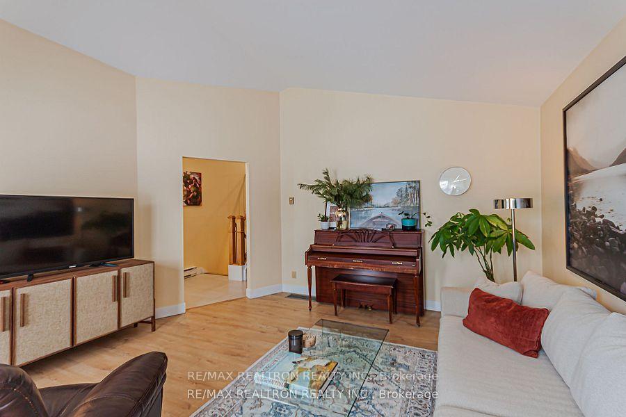 Photo 3 of 12 Lynn Crescent, Brock, Cannington — HOMEH