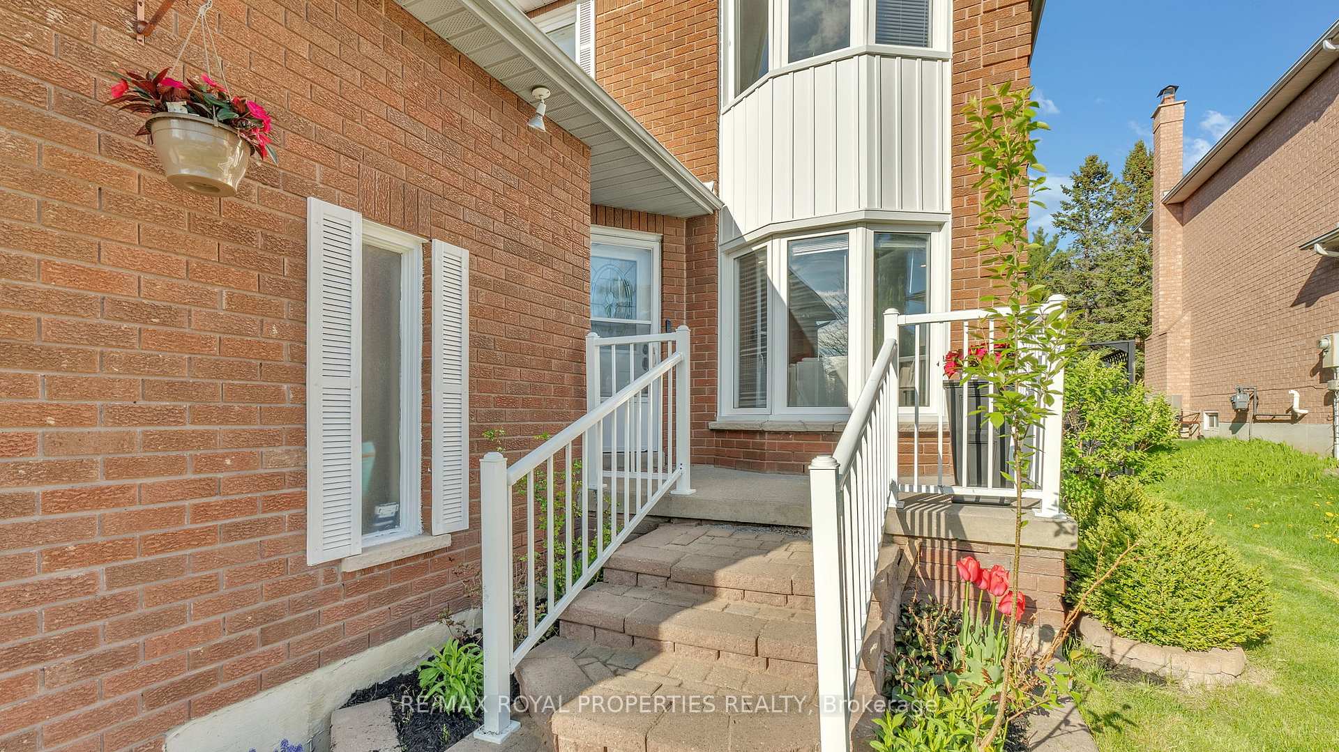 Photo 3 of 74 Erickson Drive, Whitby, Blue Grass Meadows — HOMEH