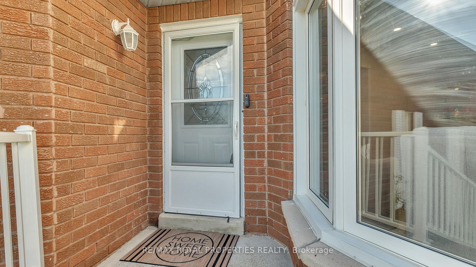 Photo 6 of 74 Erickson Drive, Whitby, Blue Grass Meadows — HOMEH